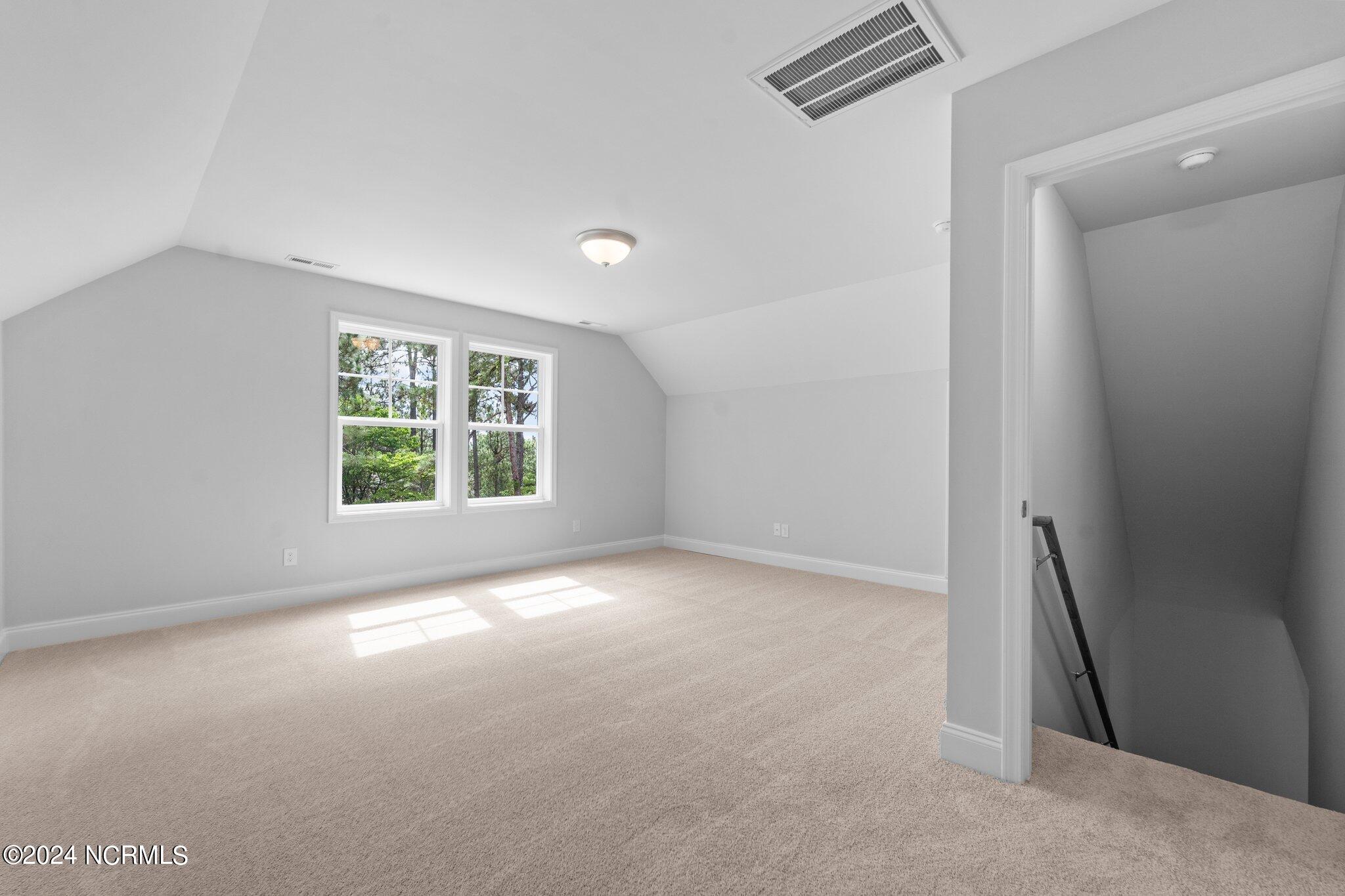 17 Woodland Circle Property Photo 17