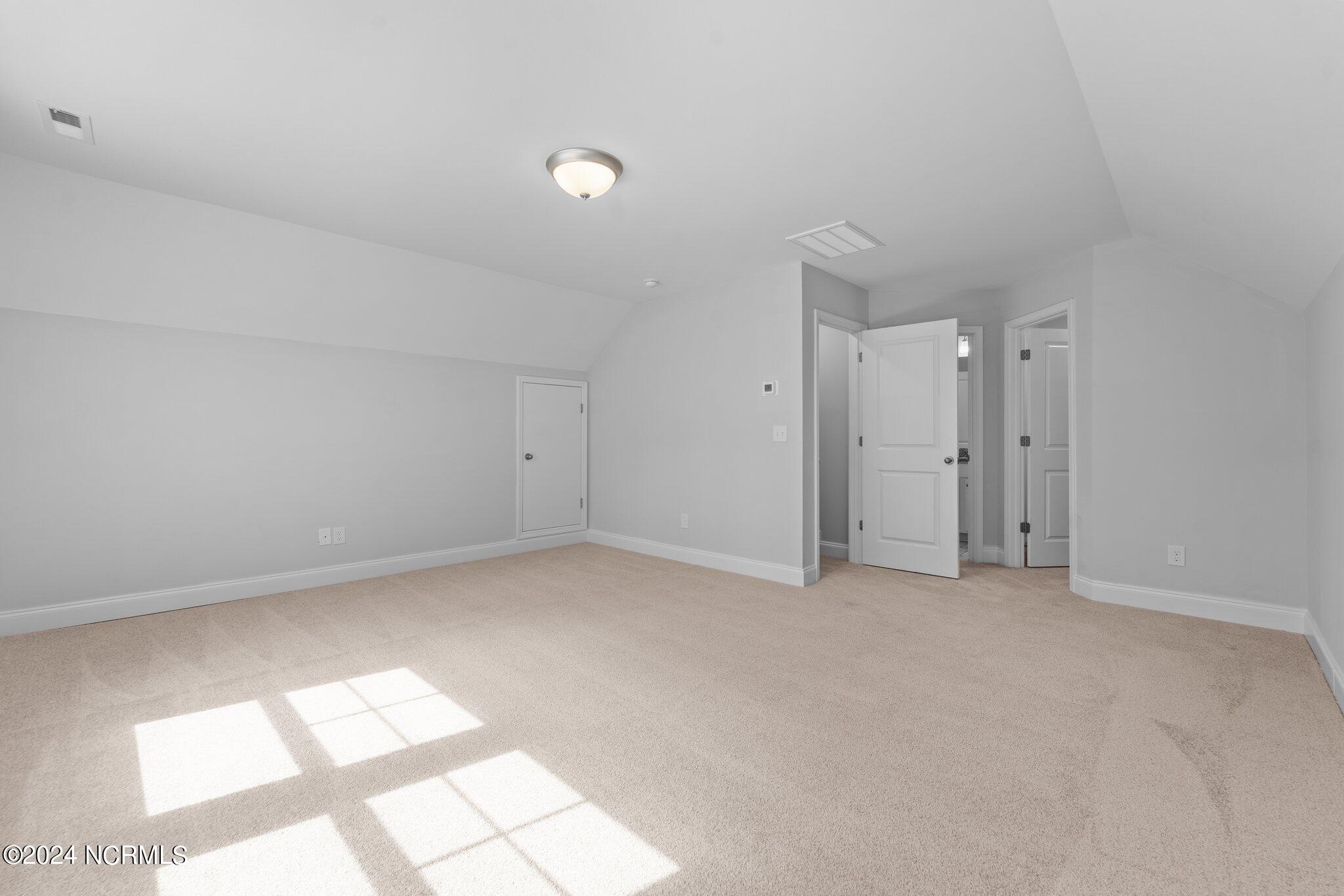 17 Woodland Circle Property Photo 18