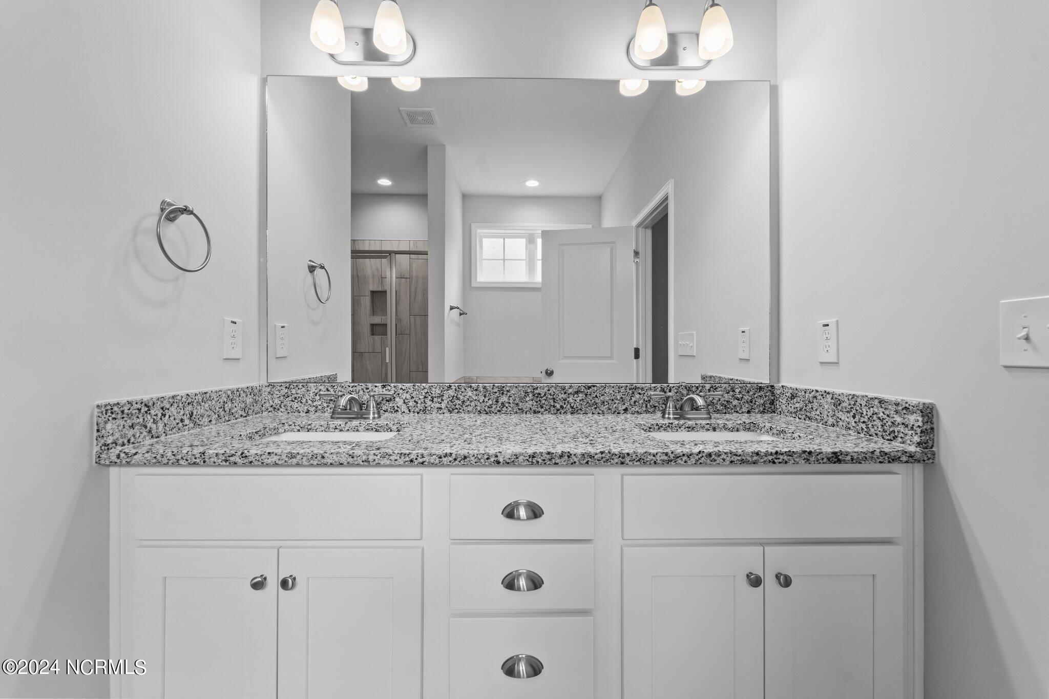 17 Woodland Circle Property Photo 23