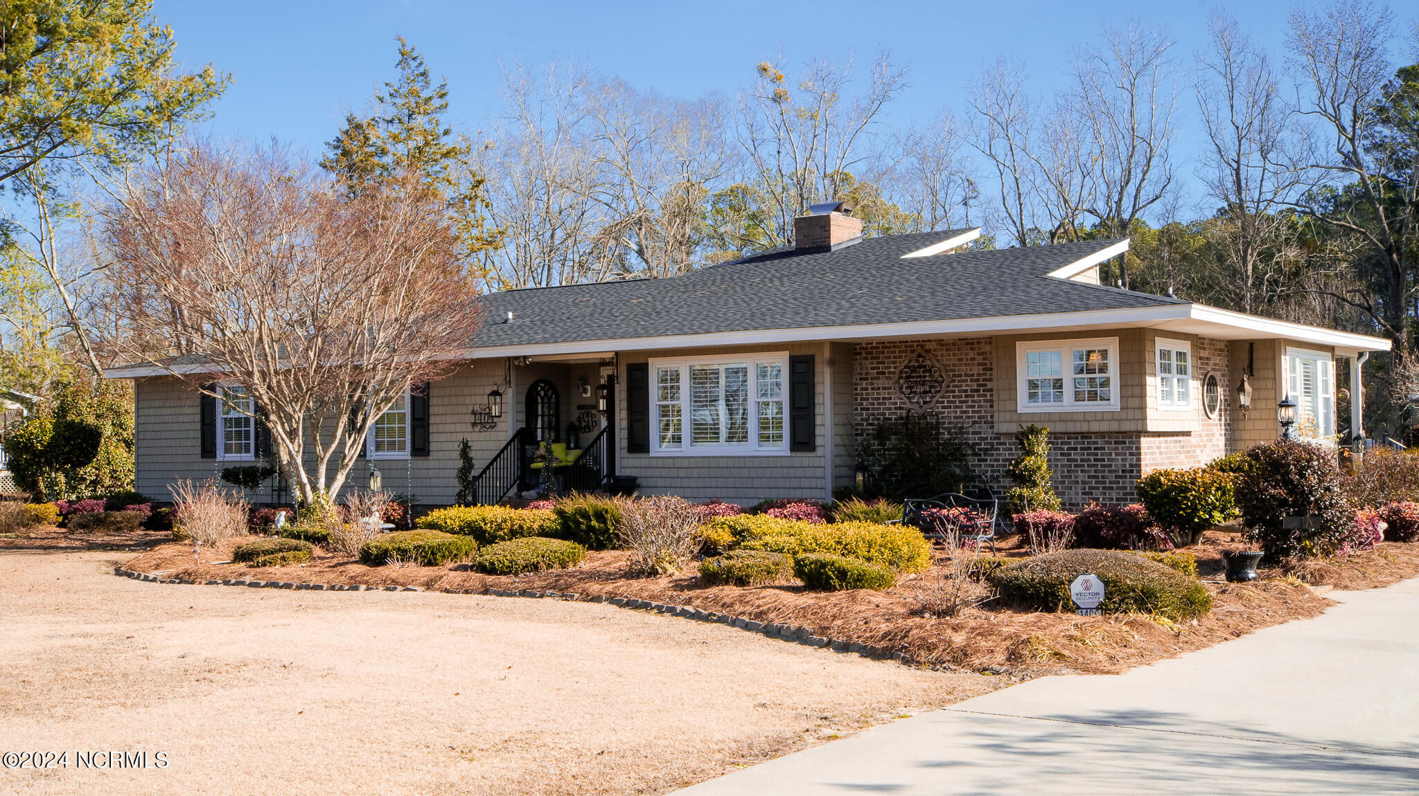 1404 Spivey Road Property Photo 1