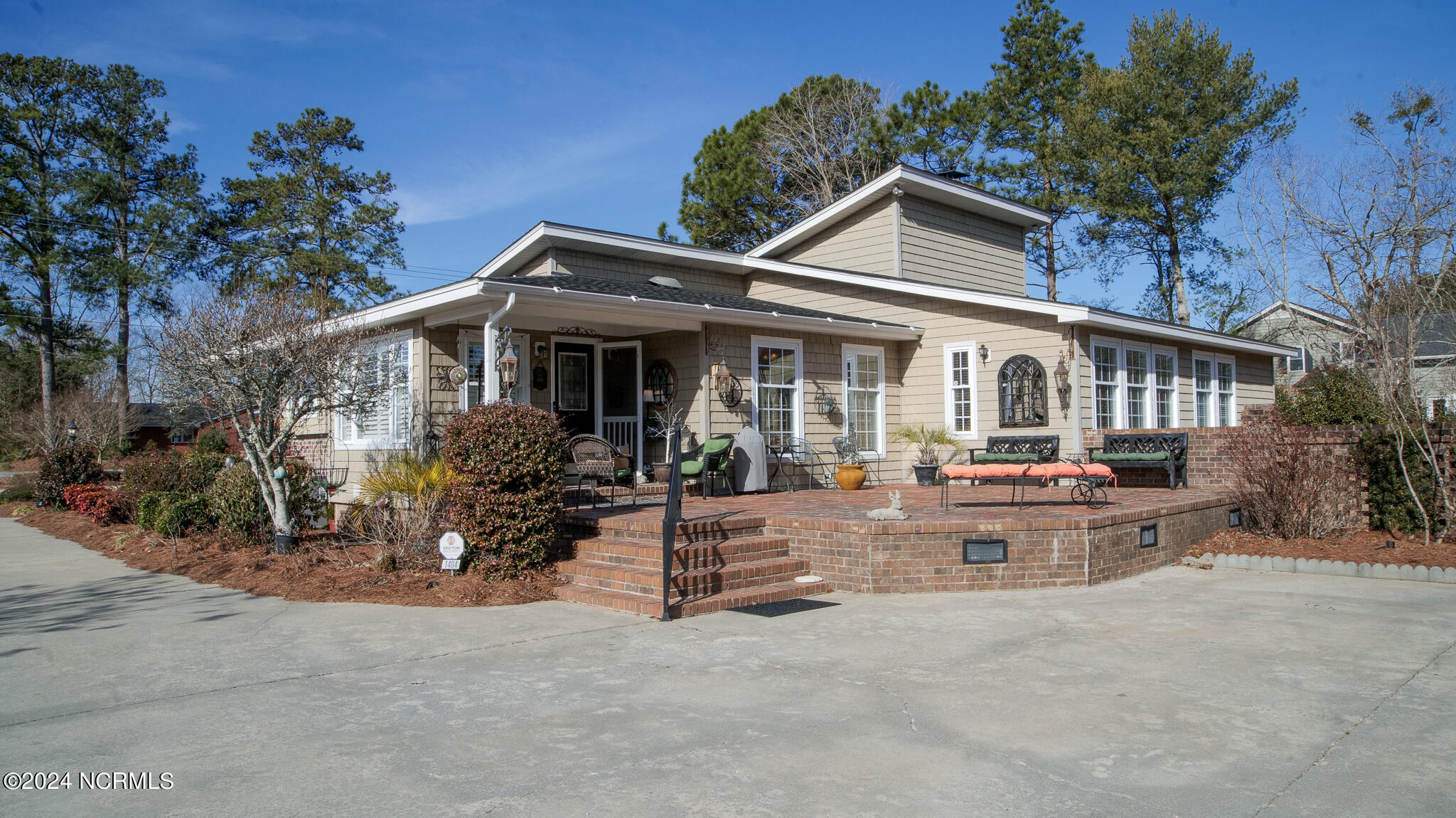 1404 Spivey Road Property Photo 6