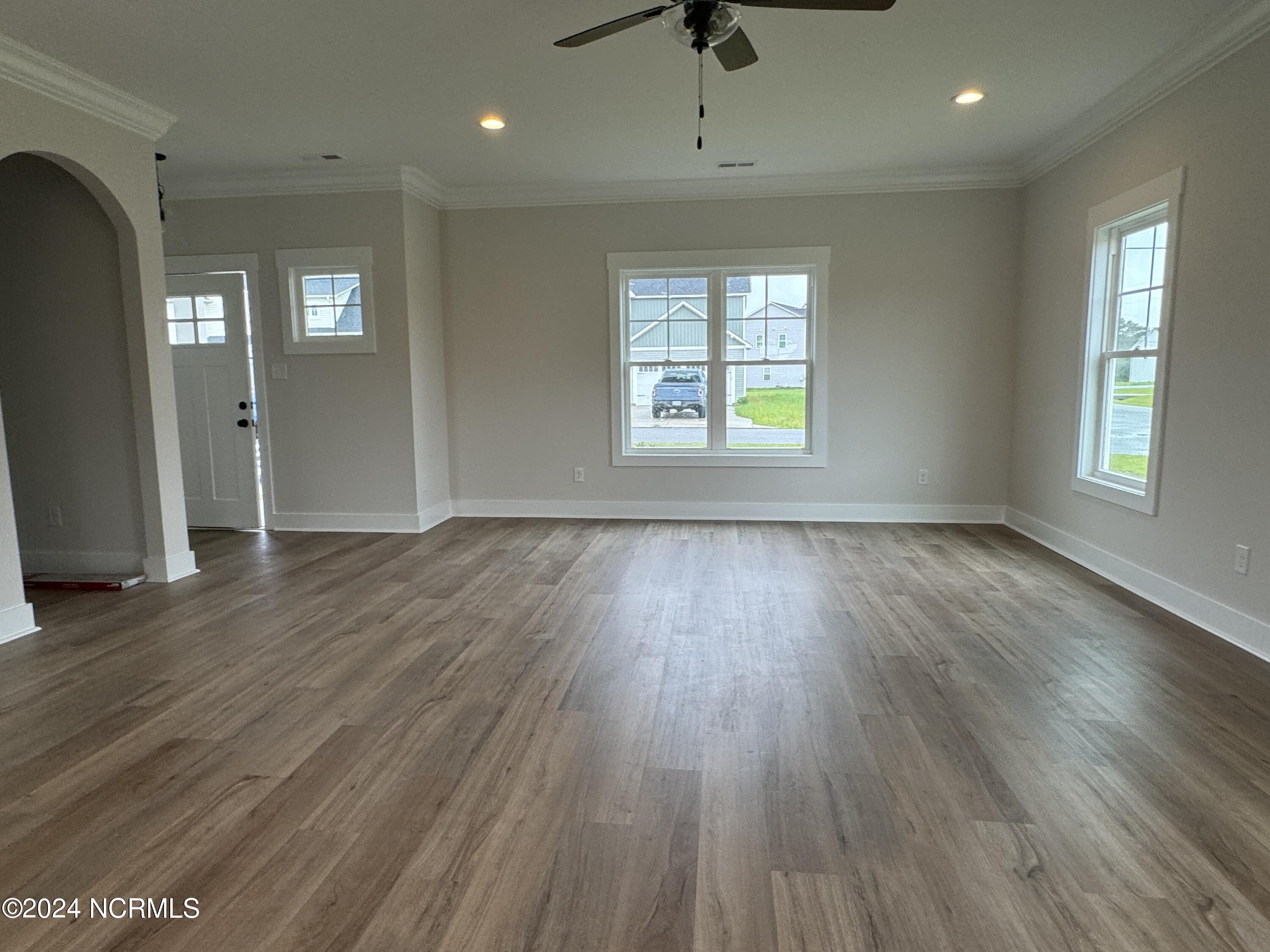 401 Bay Harbor Court Property Photo 3
