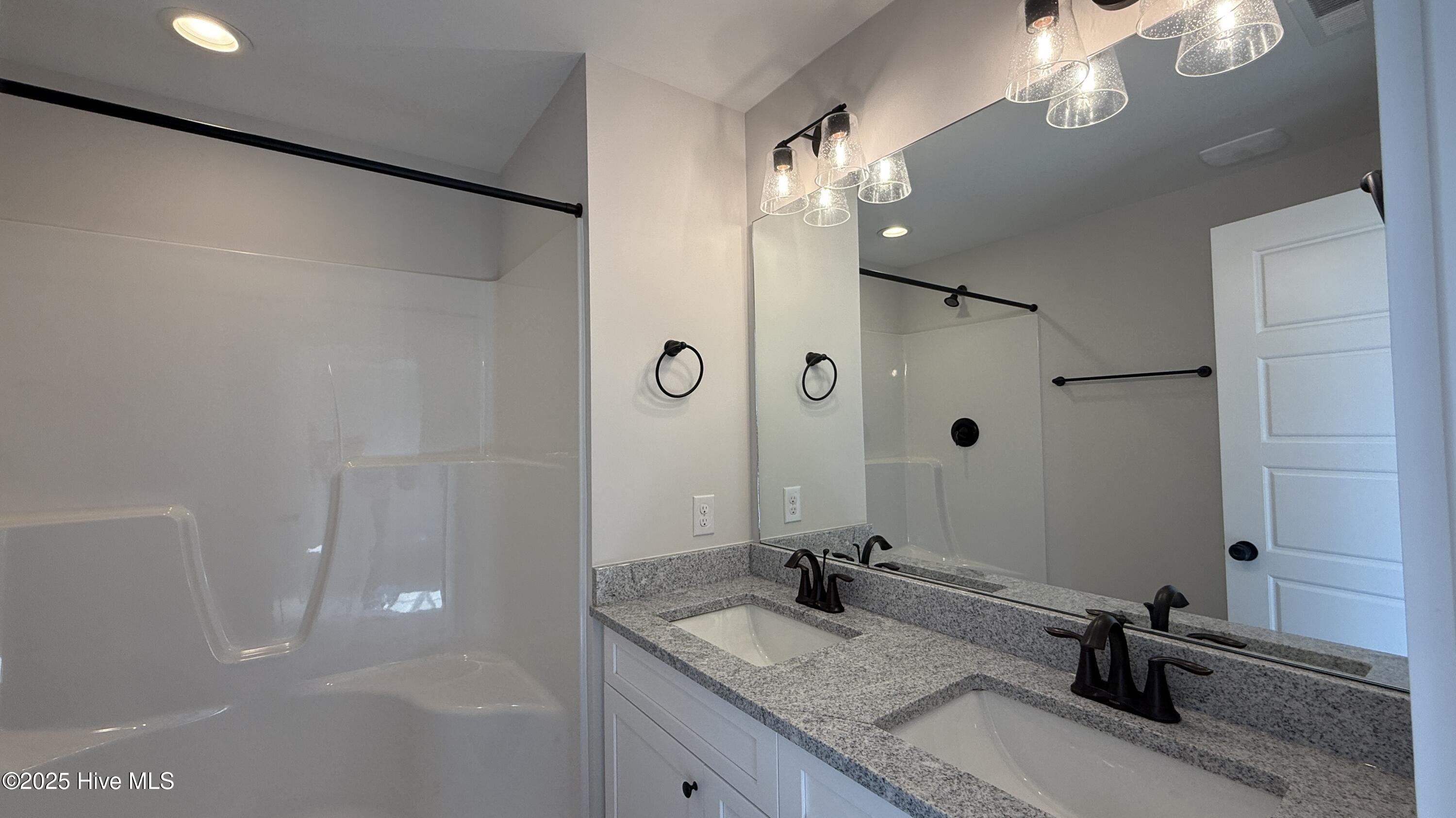 401 Bay Harbor Court Property Photo 16