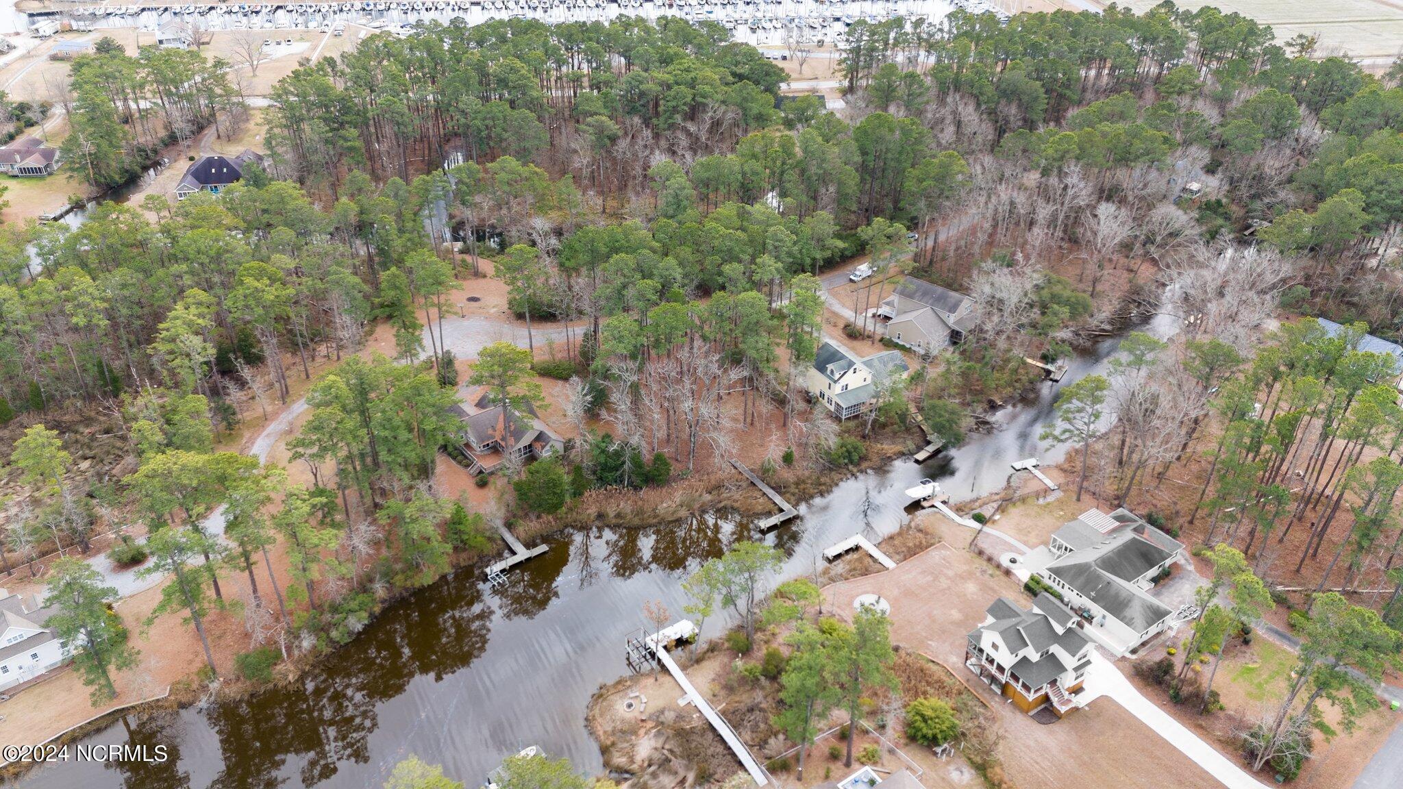7013 Fairwinds Drive Property Photo 4
