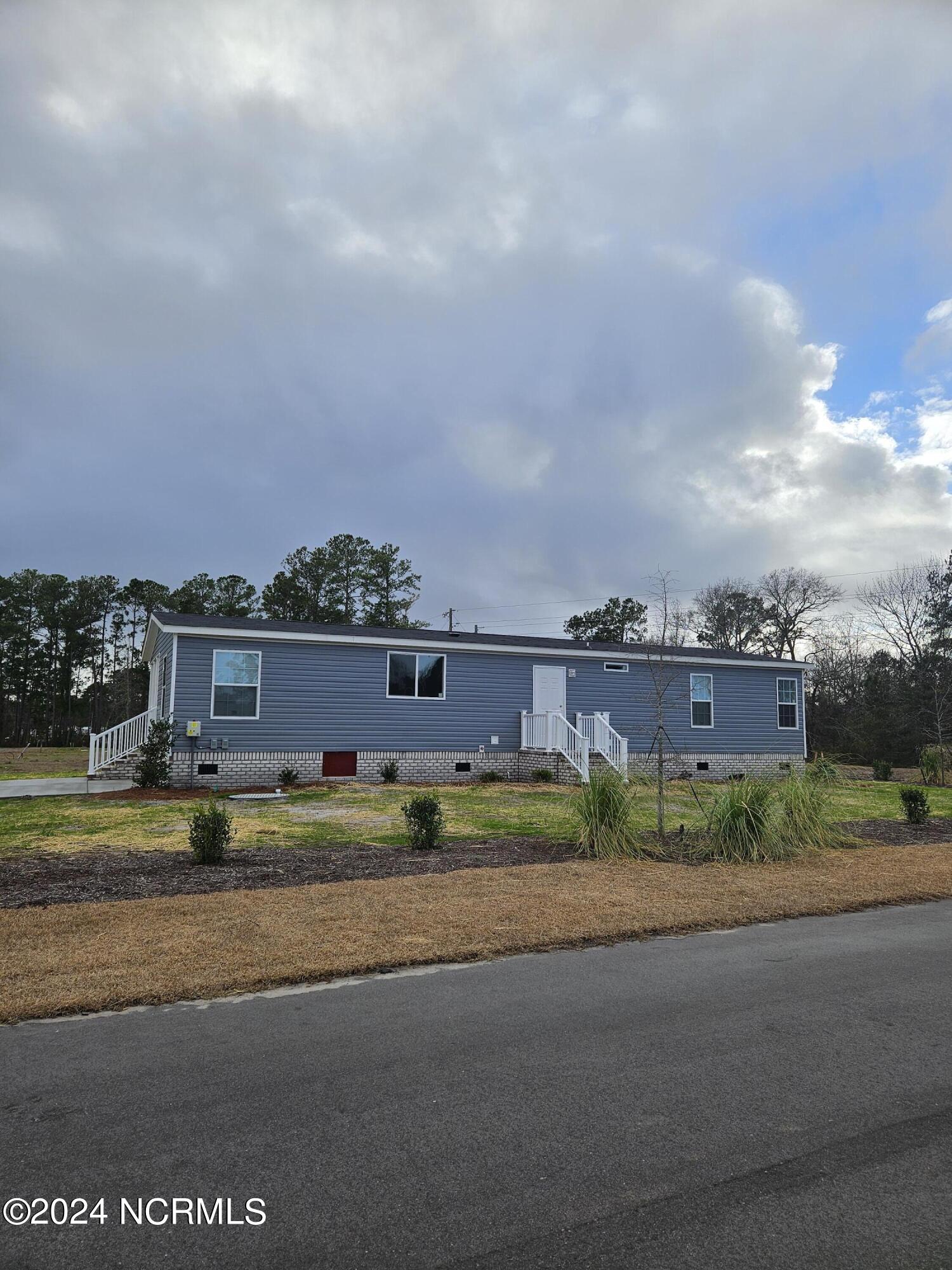 864 Yaupon Drive Property Photo 7