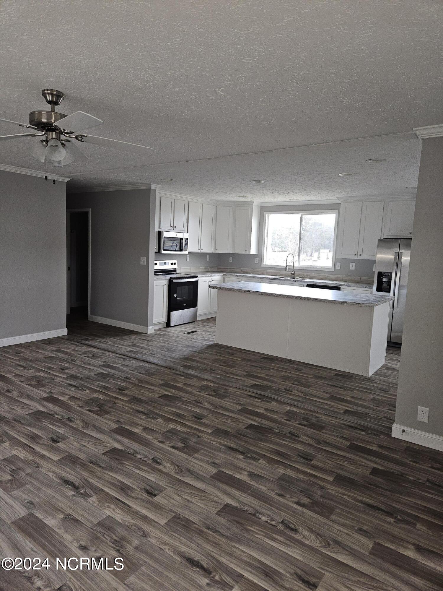 864 Yaupon Drive Property Photo 10