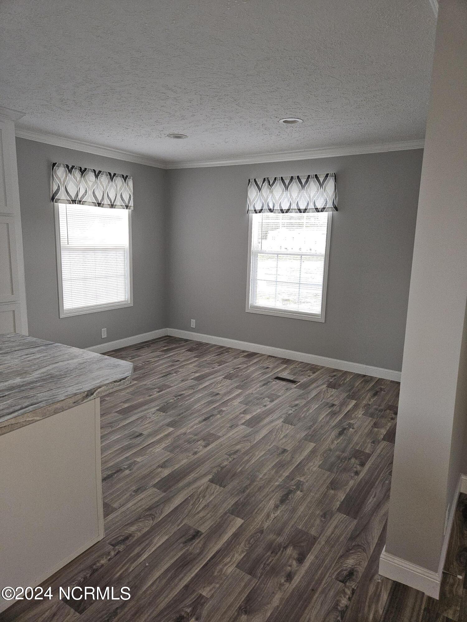 864 Yaupon Drive Property Photo 11
