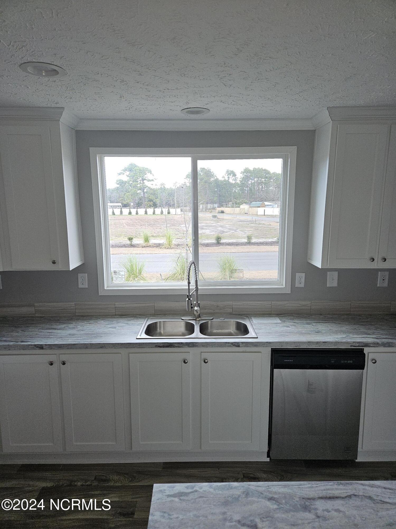 864 Yaupon Drive Property Photo 12