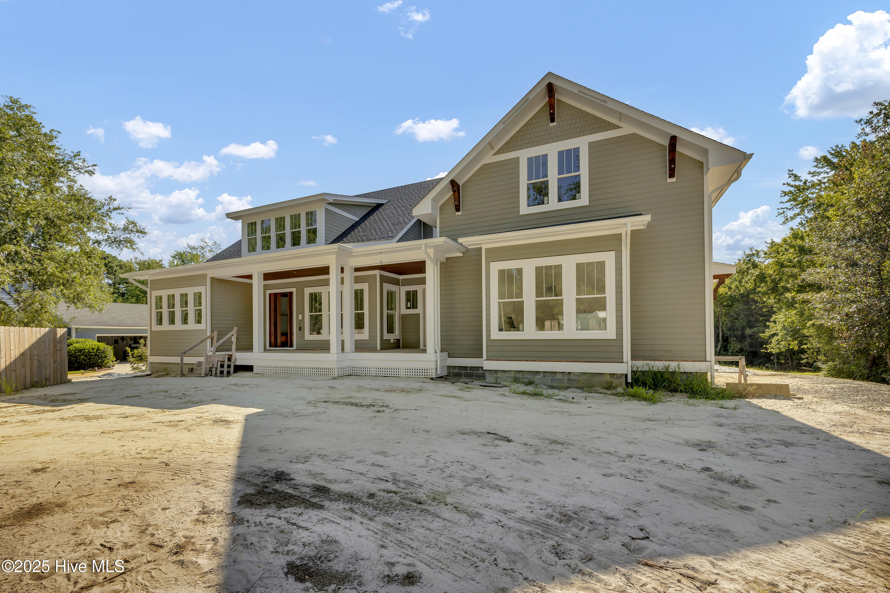 2225 S Live Oak Parkway Property Photo 2