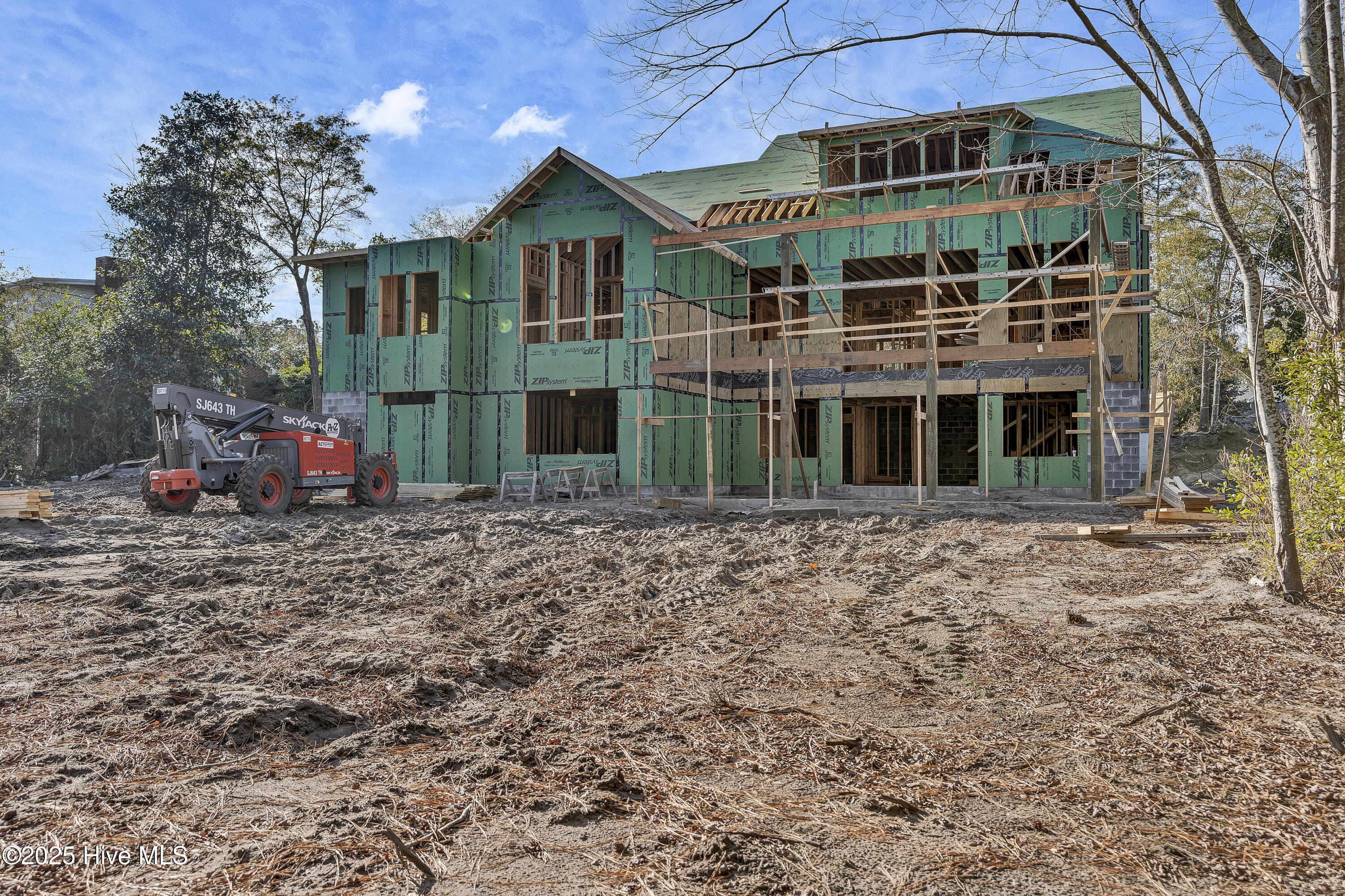 2225 S Live Oak Parkway Property Photo 3