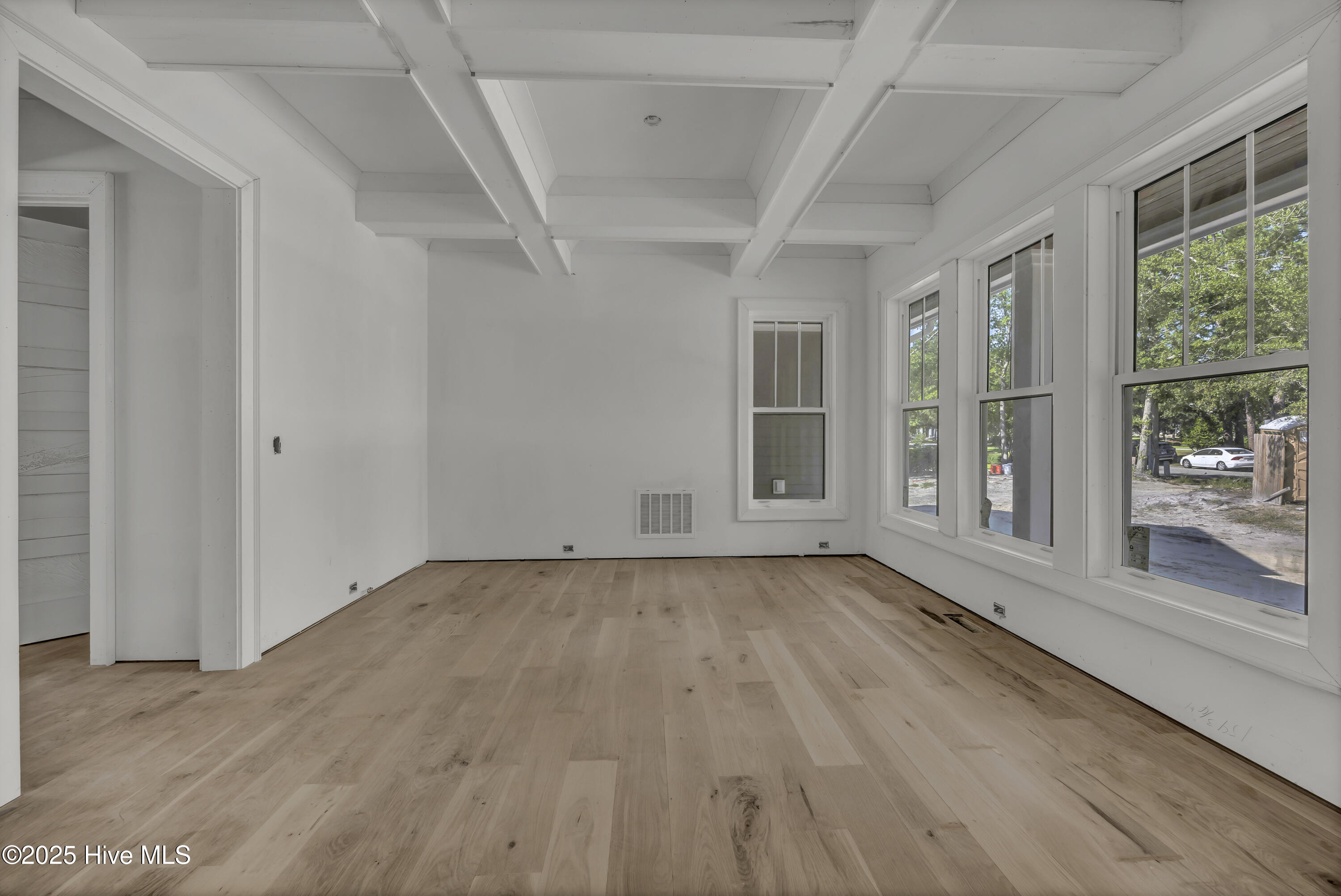 2225 S Live Oak Parkway Property Photo 5