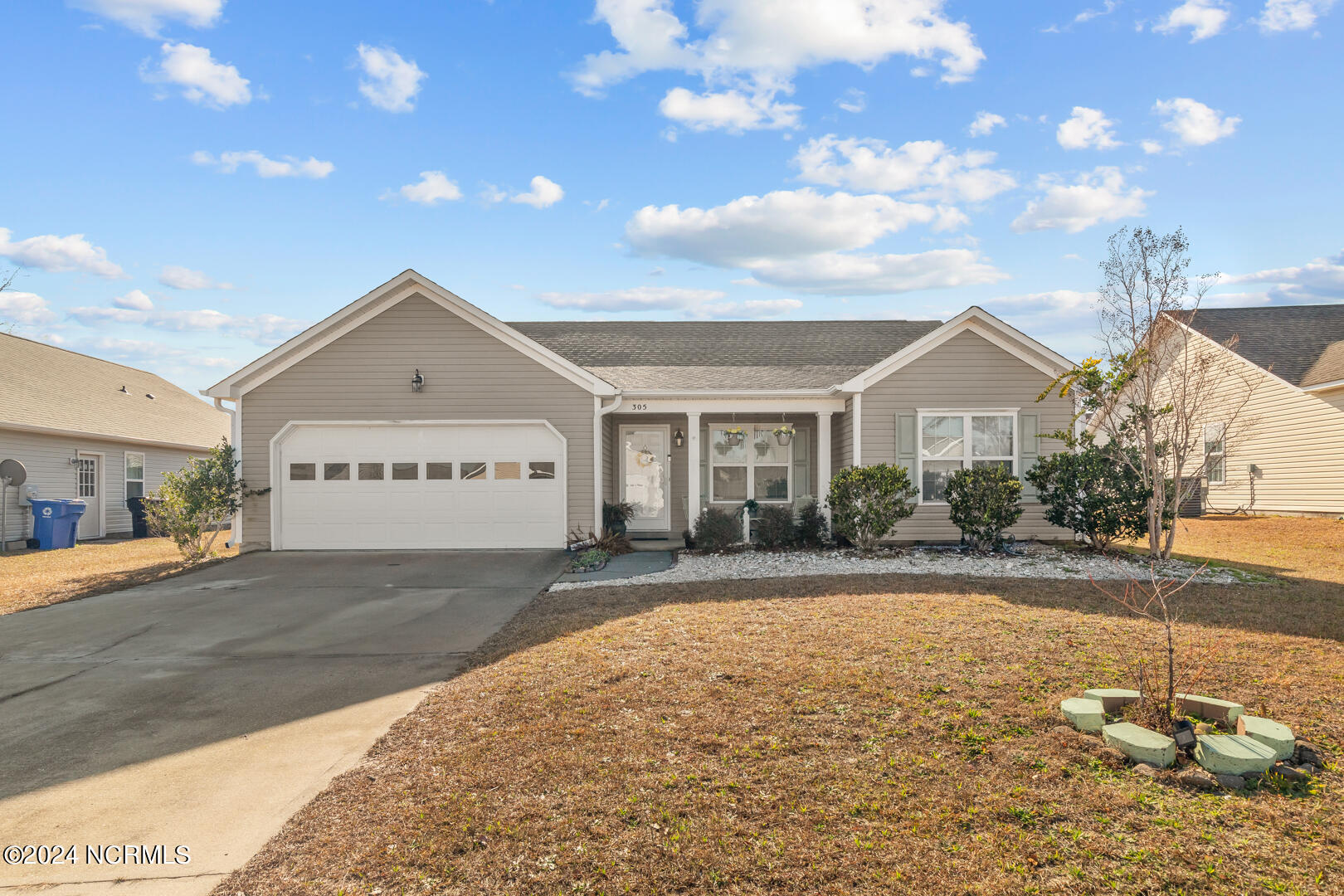 305 Rose Bud Lane Property Photo 1