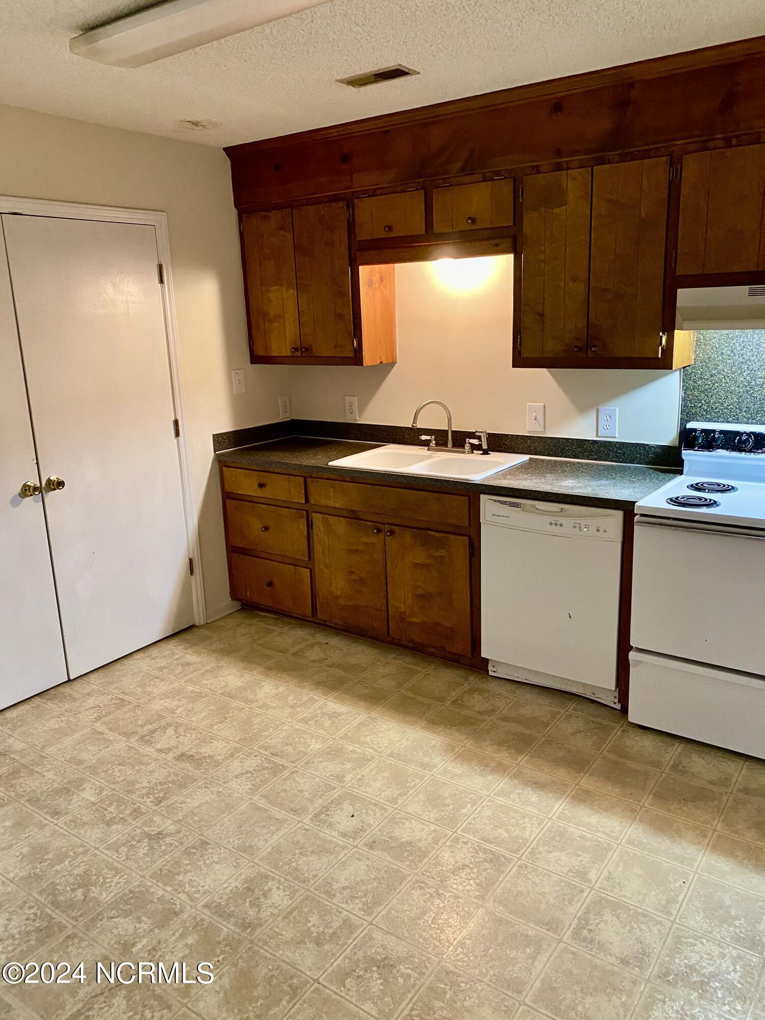 770 Third Street C Property Photo 3