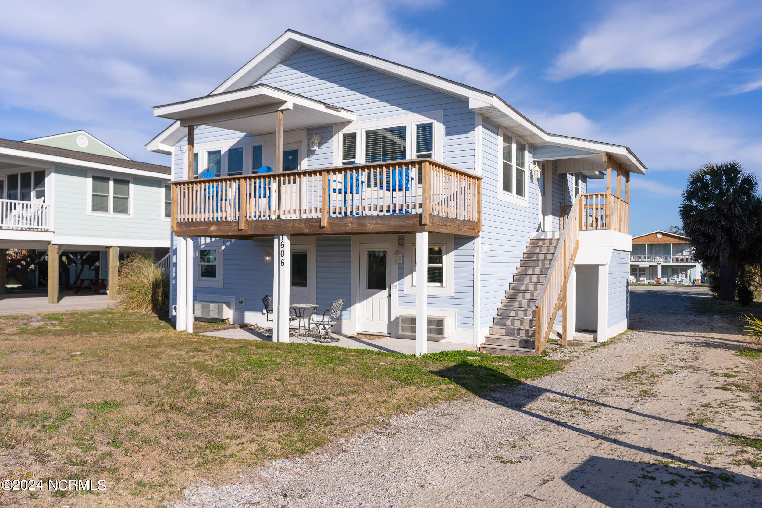 1606 E Beach Drive Property Photo 1