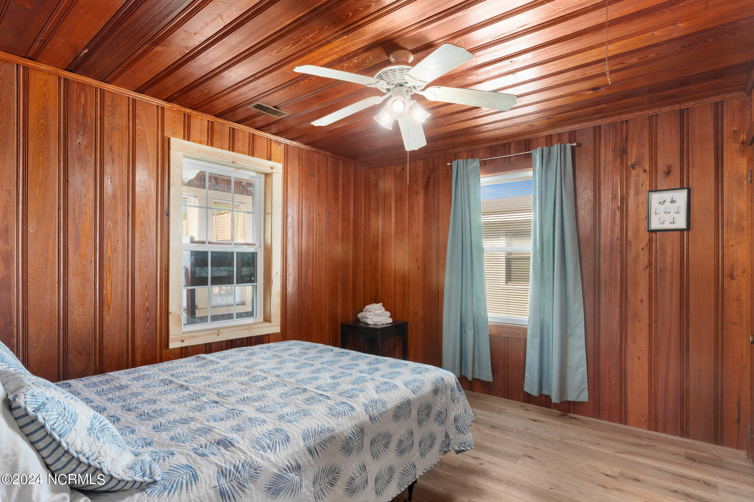 1606 E Beach Drive Property Photo 15