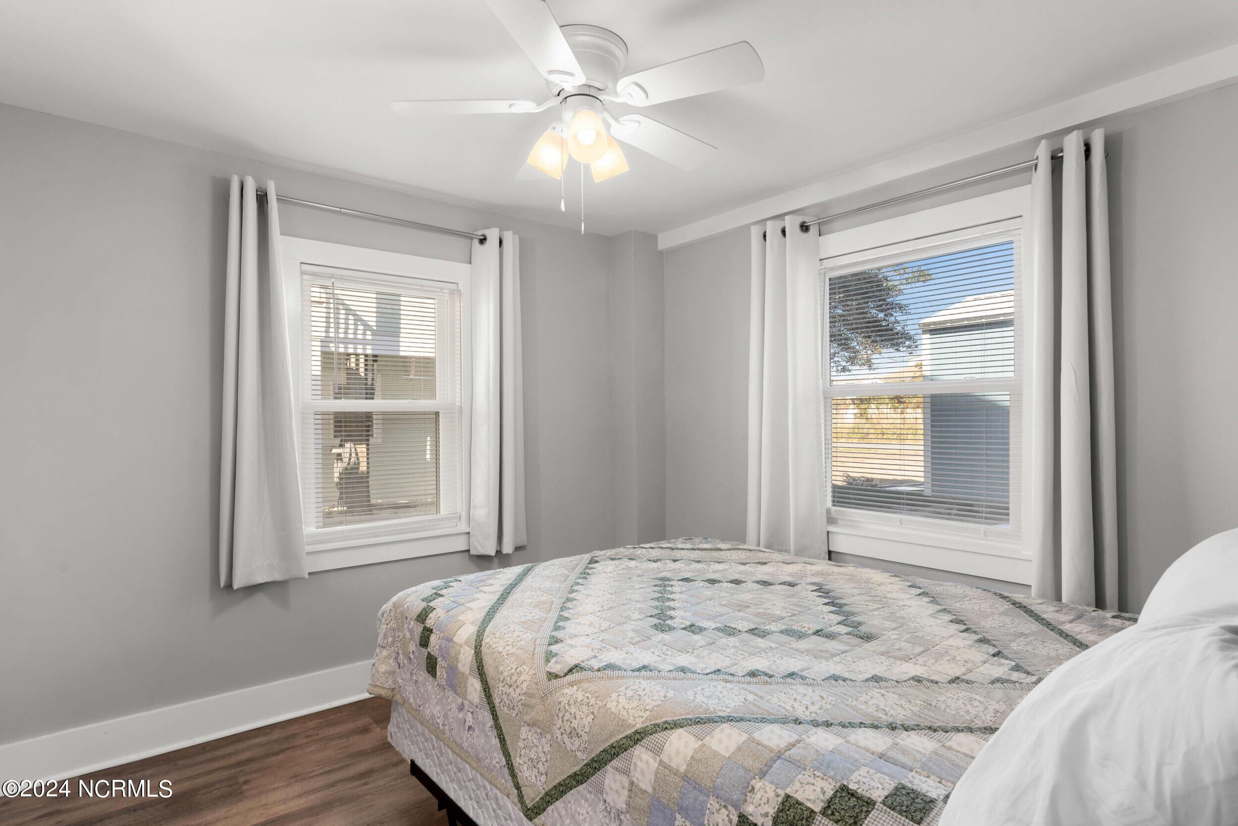 1606 E Beach Drive Property Photo 28