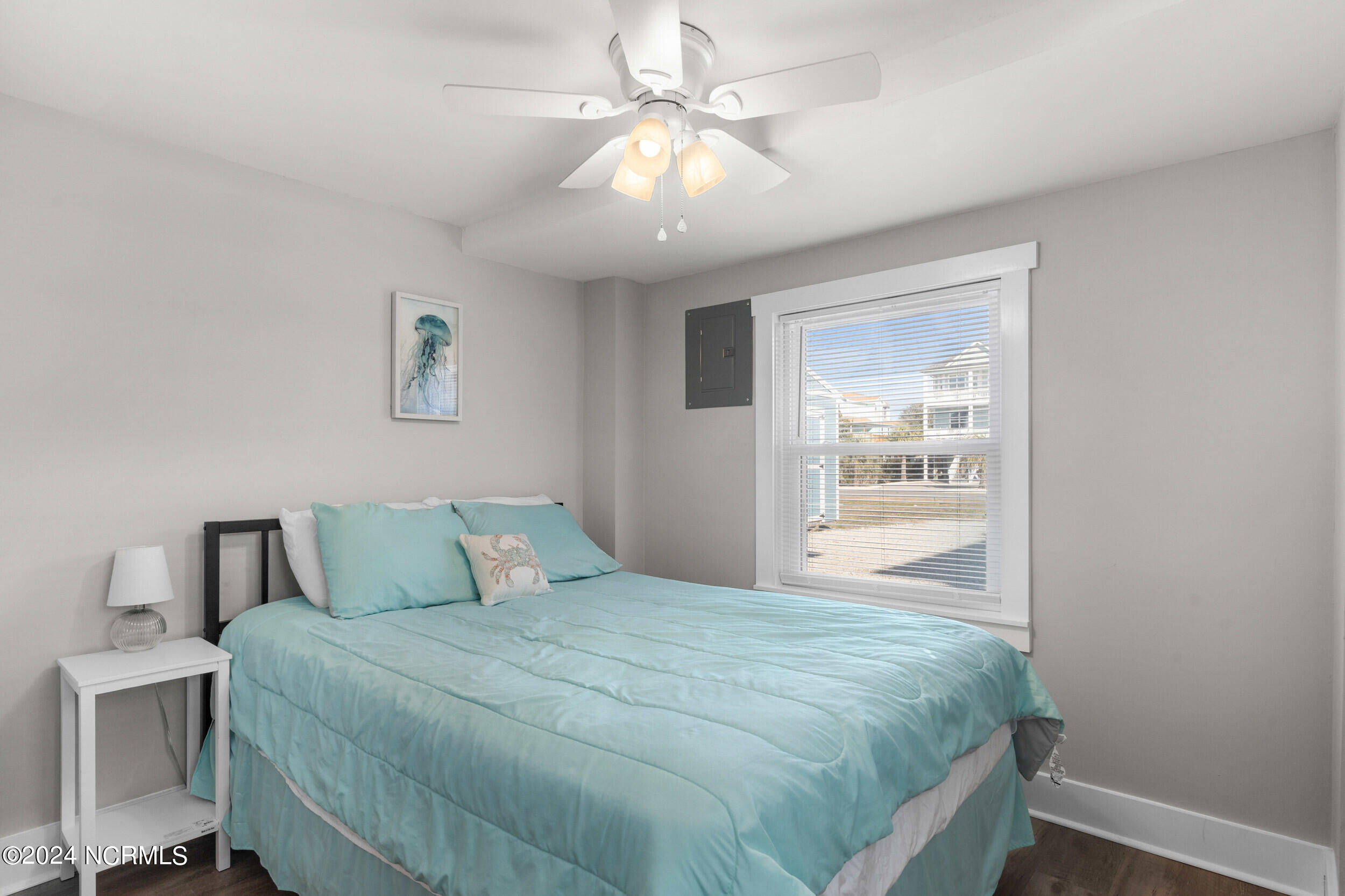 1606 E Beach Drive Property Photo 35