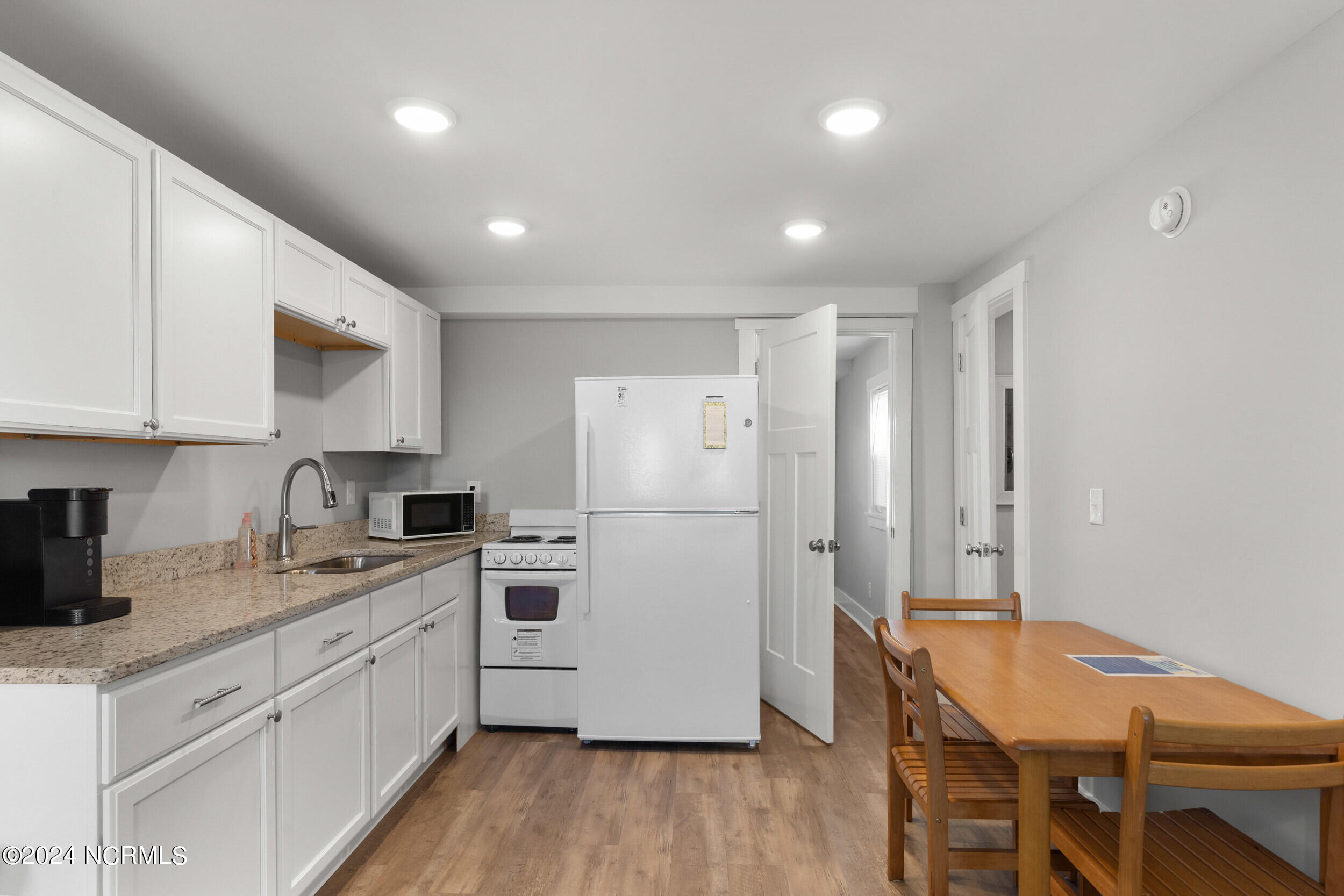 1606 E Beach Drive Property Photo 37