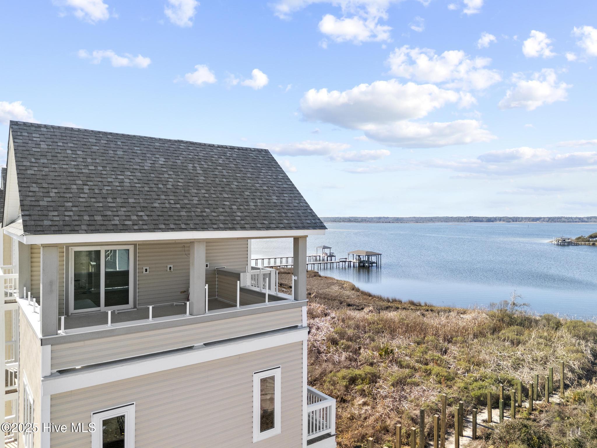705 New River Inlet Road Property Photo 4
