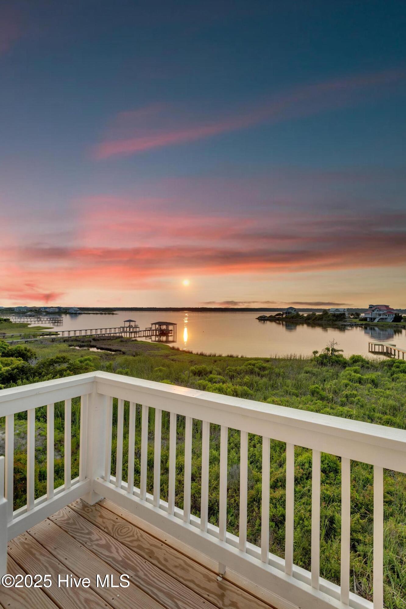 705 New River Inlet Road Property Photo 5