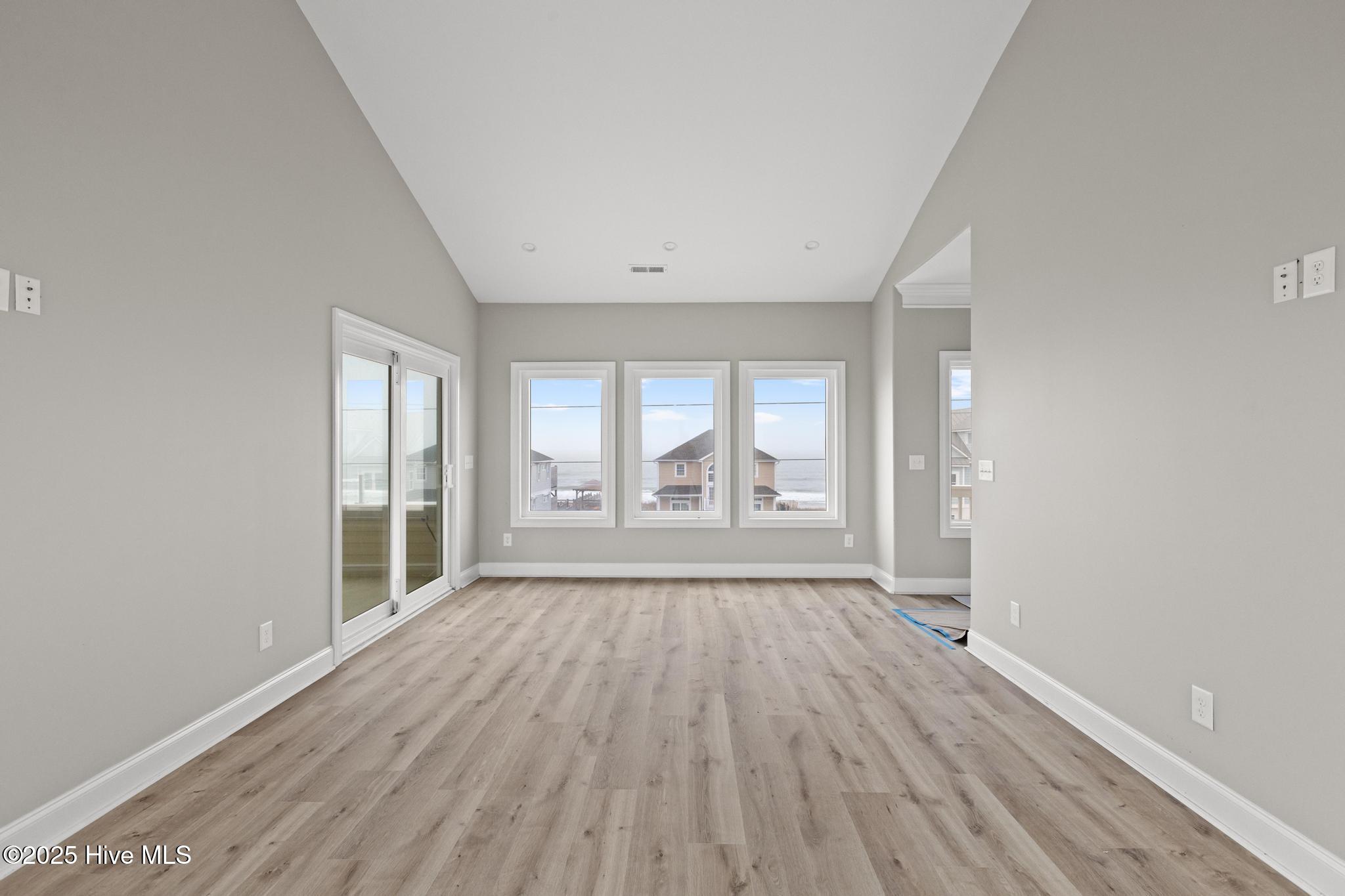 705 New River Inlet Road Property Photo 9