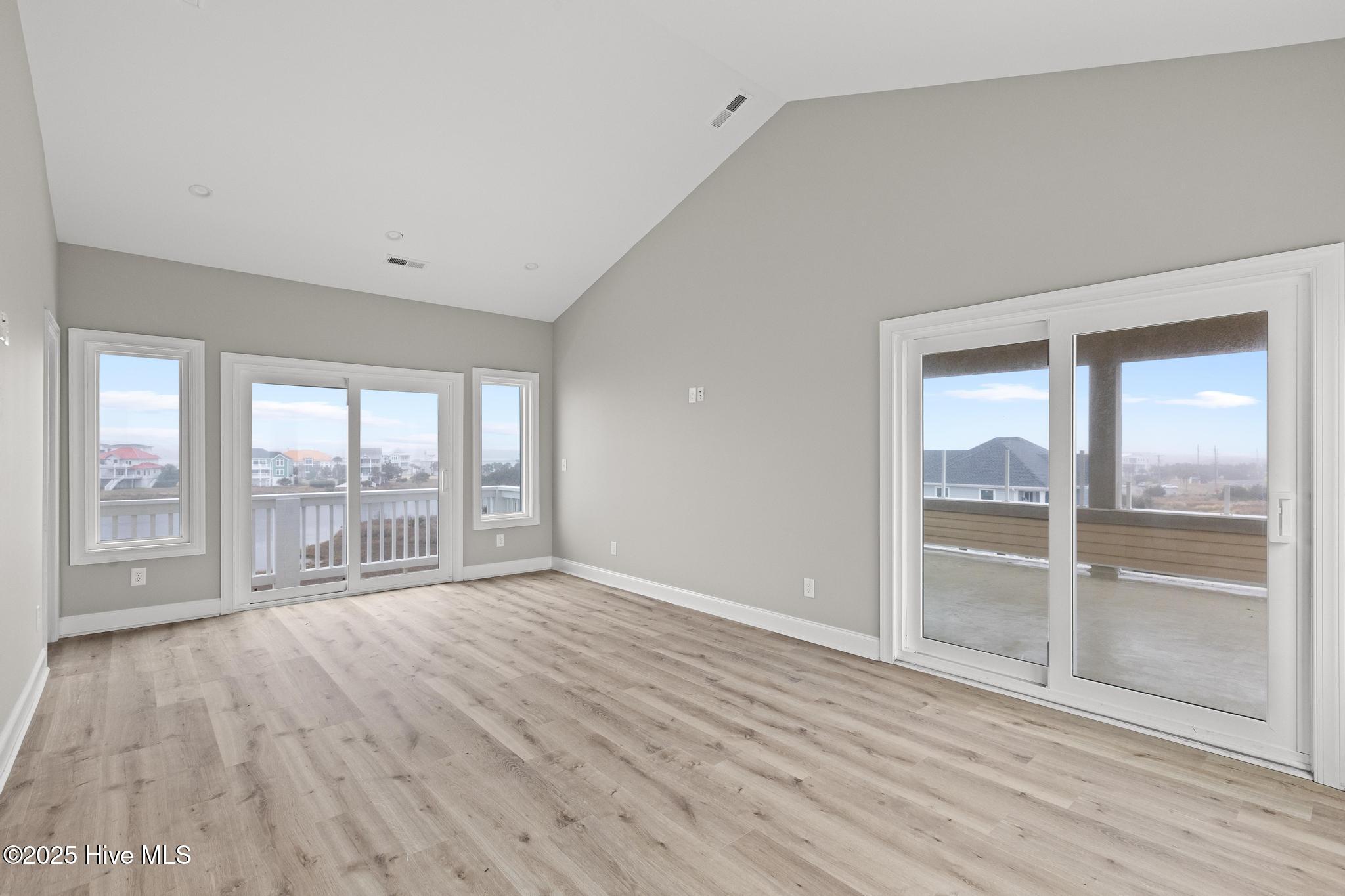 705 New River Inlet Road Property Photo 10