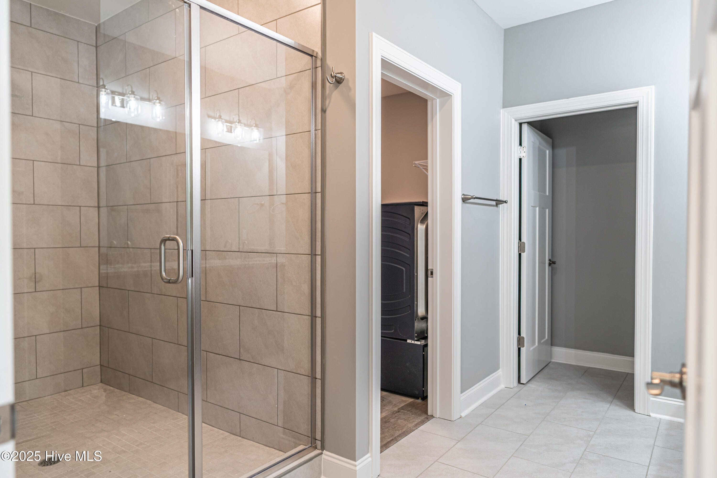 104 Fox Den Road Property Photo 17