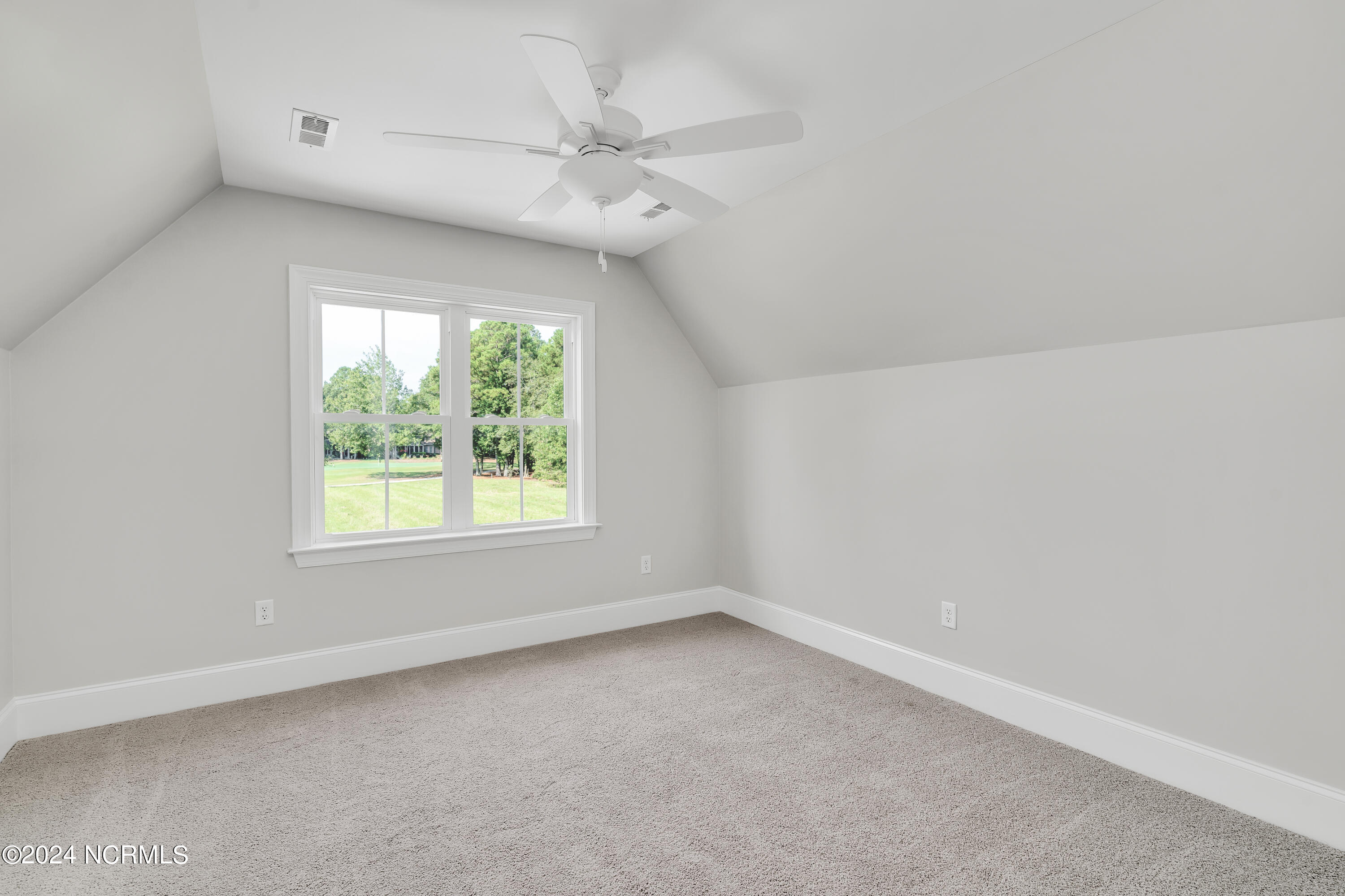 190 Legacy Woods Drive Property Photo 28