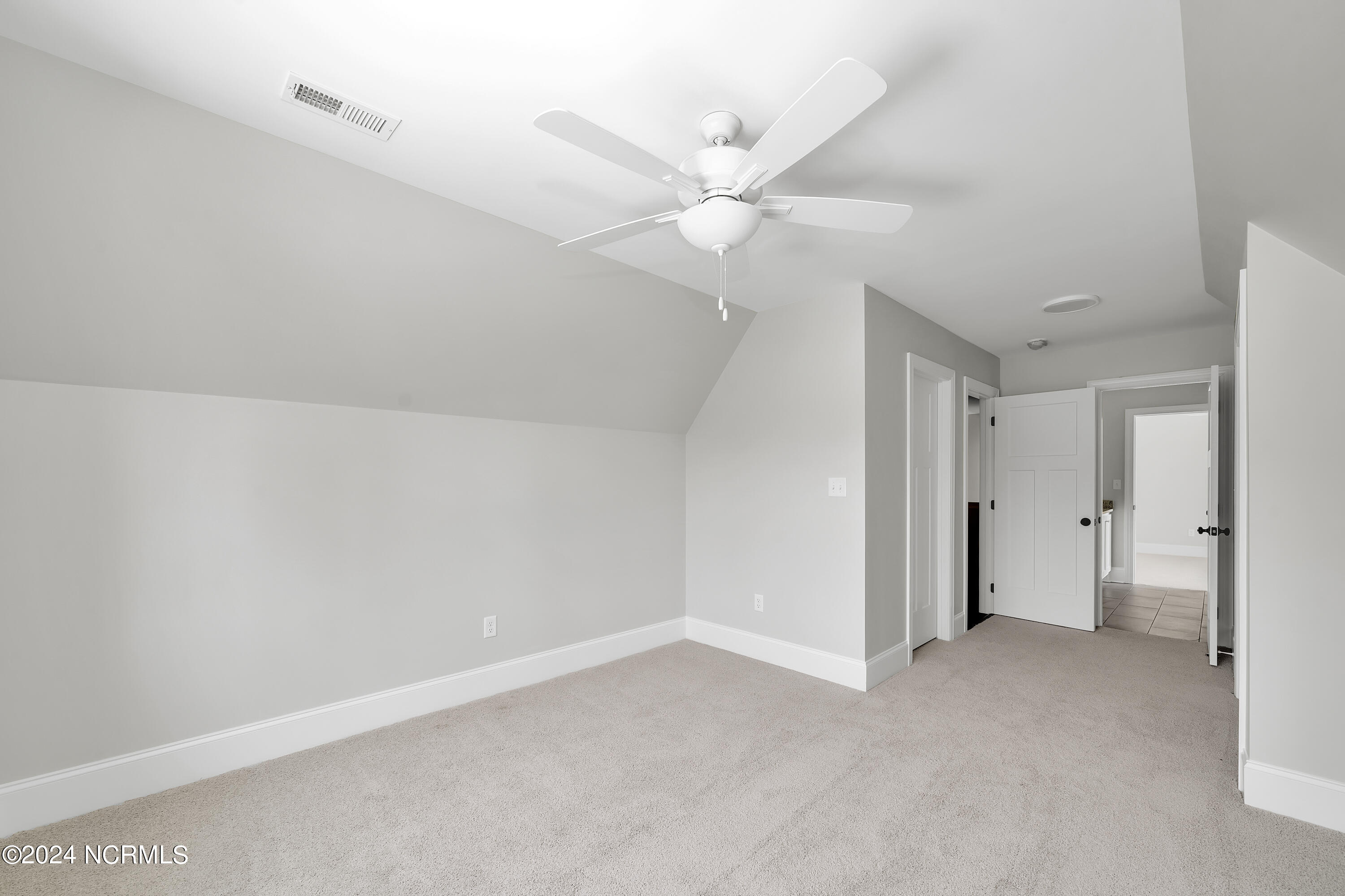 190 Legacy Woods Drive Property Photo 29