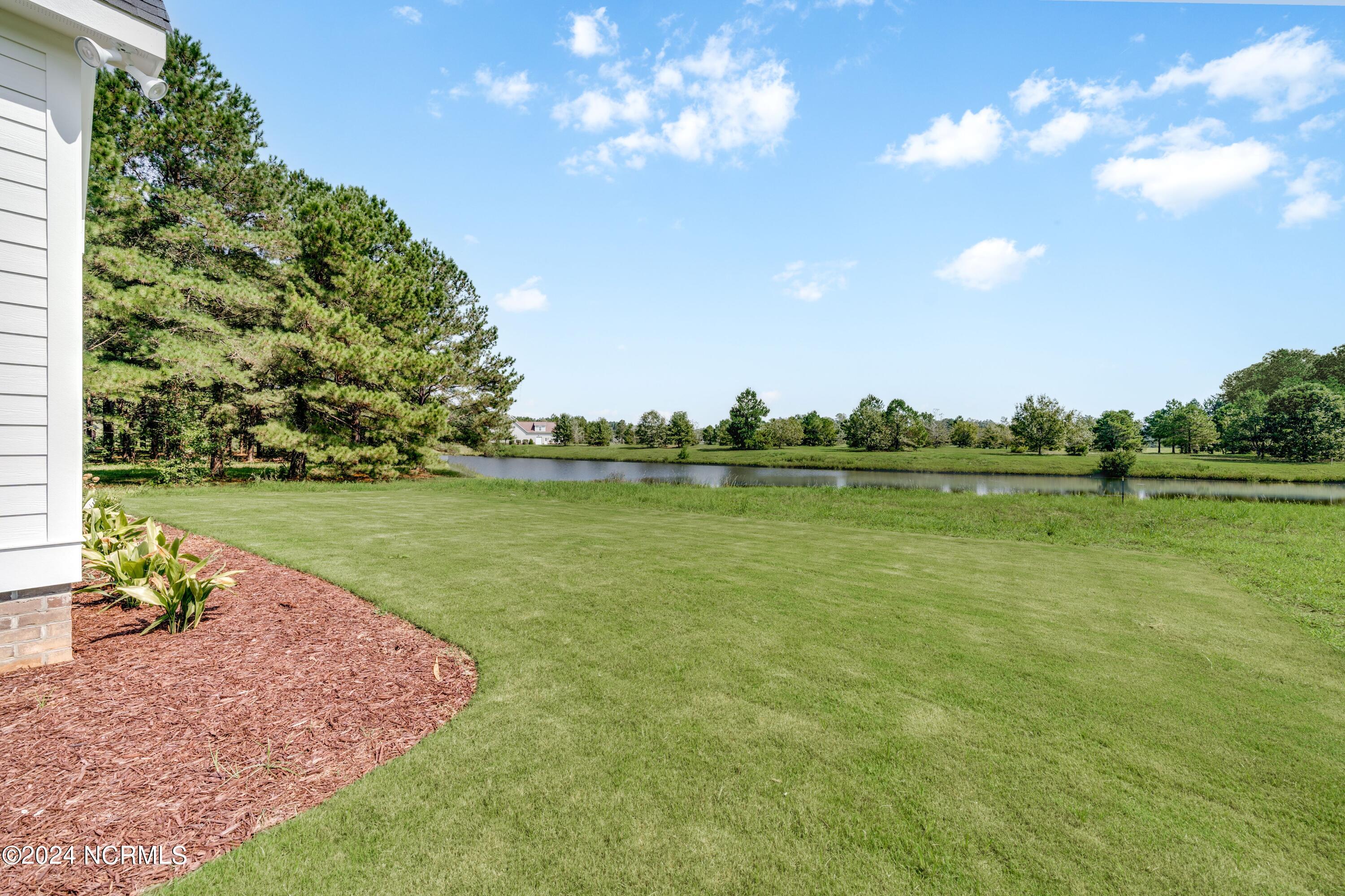 190 Legacy Woods Drive Property Photo 41