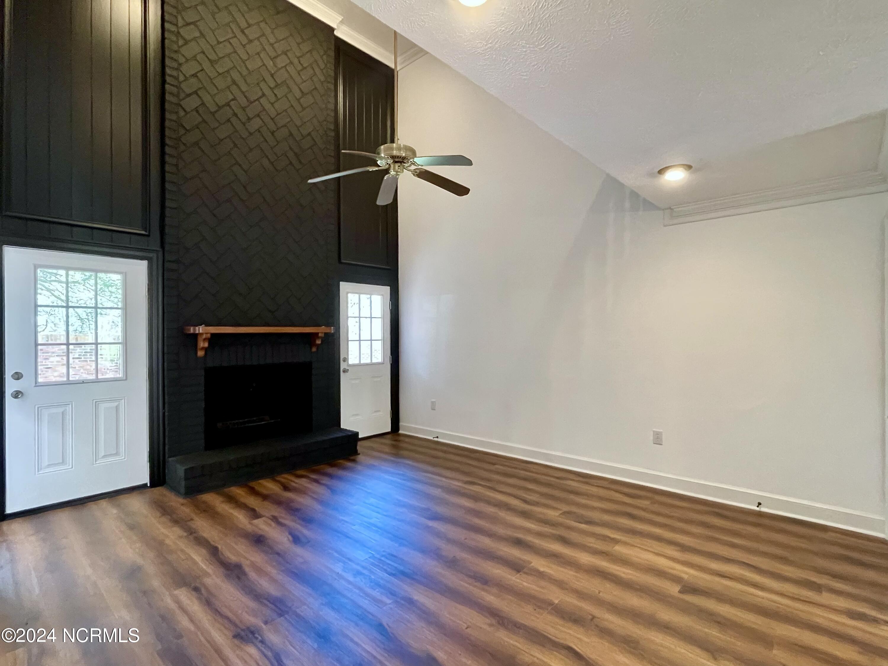 407 W College Street A Property Photo 4