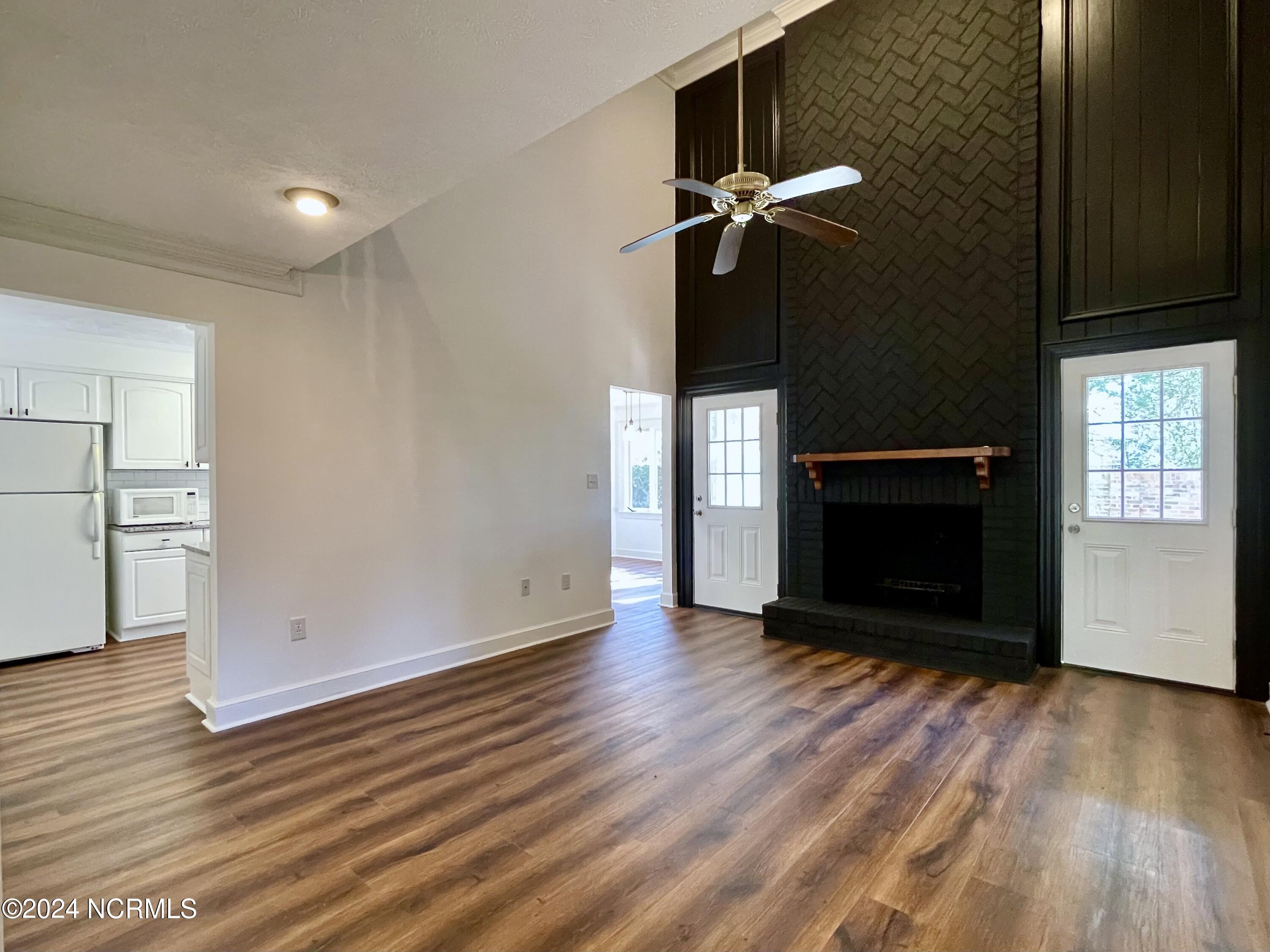 407 W College Street A Property Photo 5
