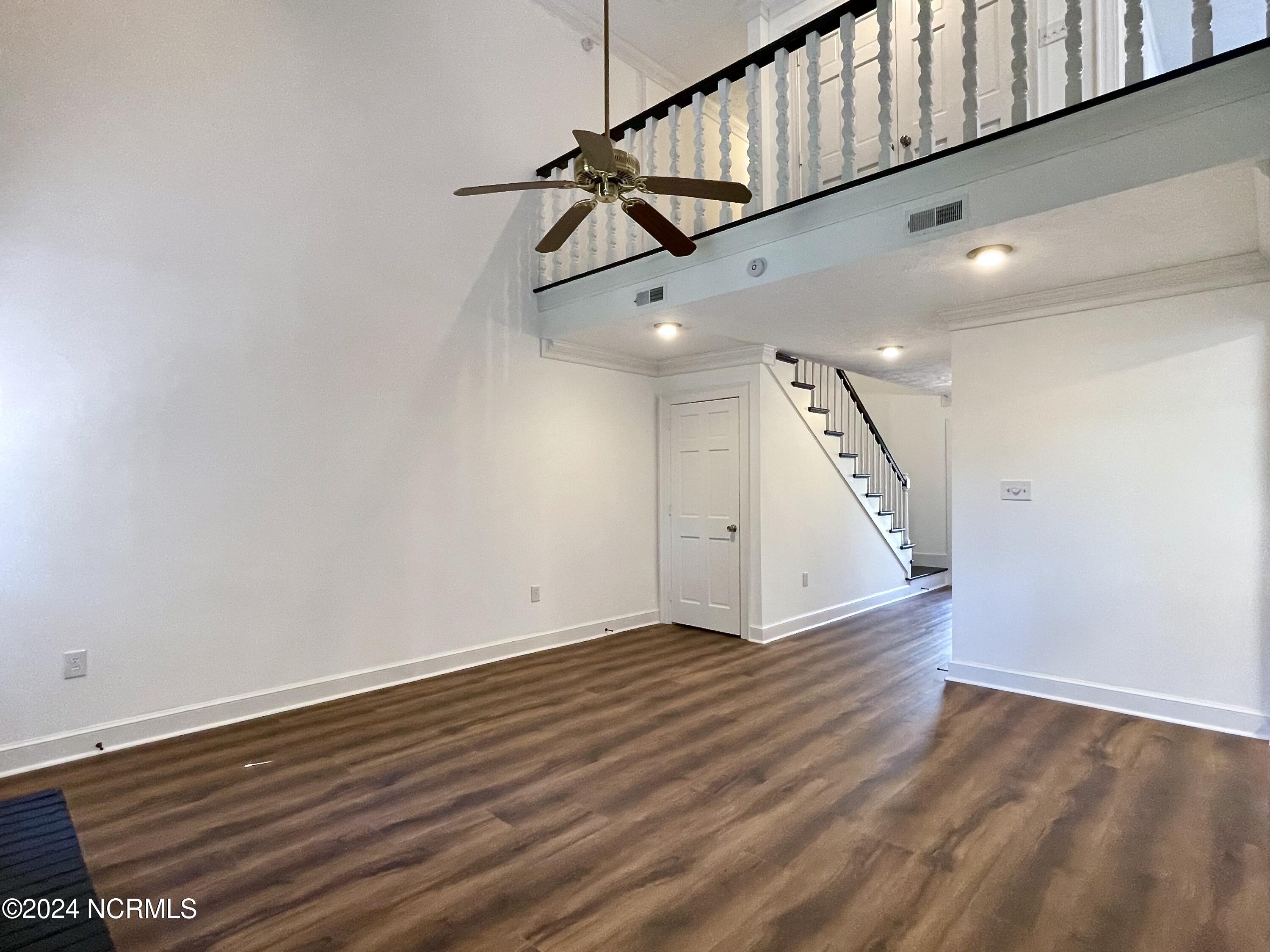 407 W College Street A Property Photo 6