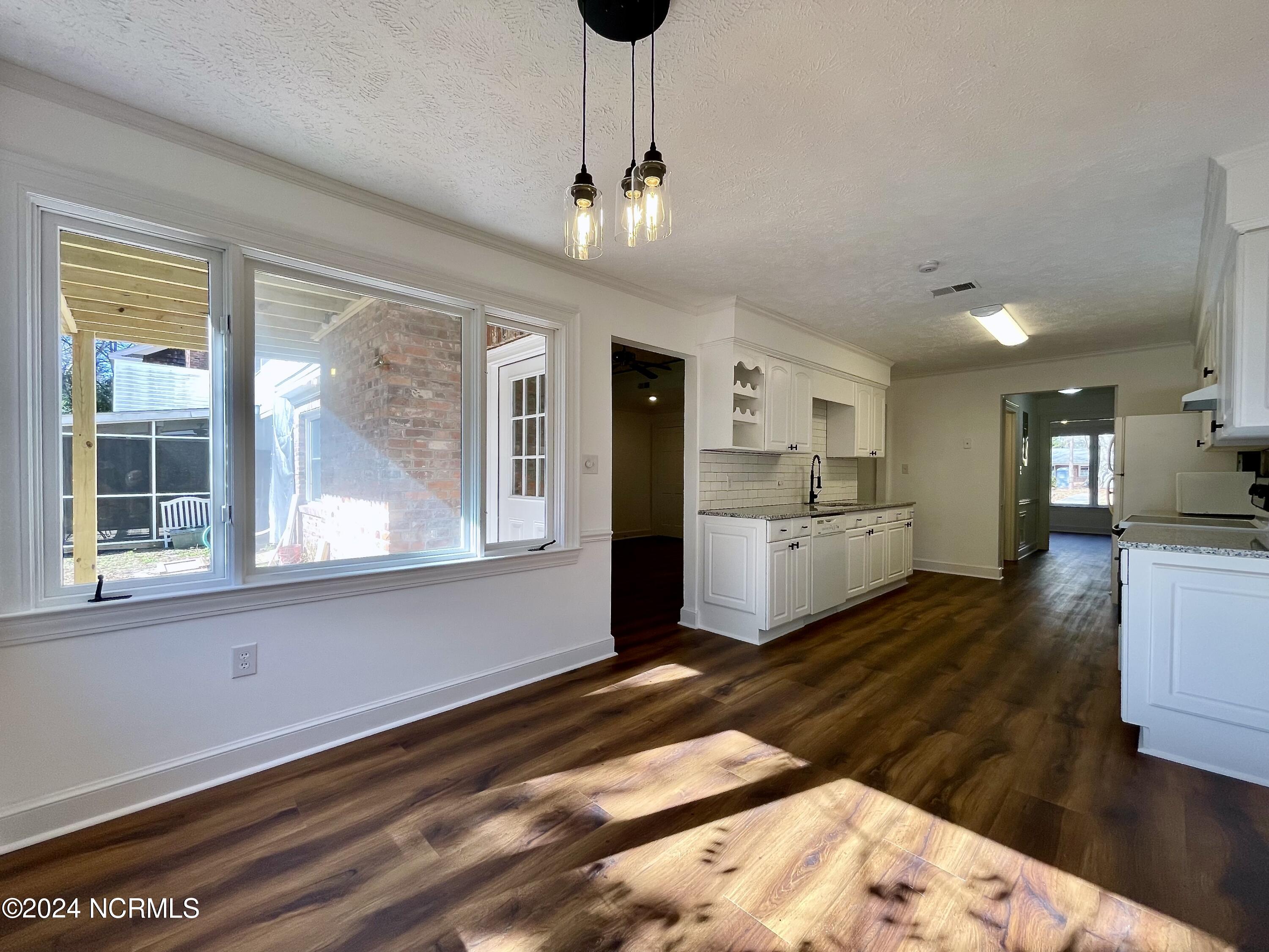 407 W College Street A Property Photo 15