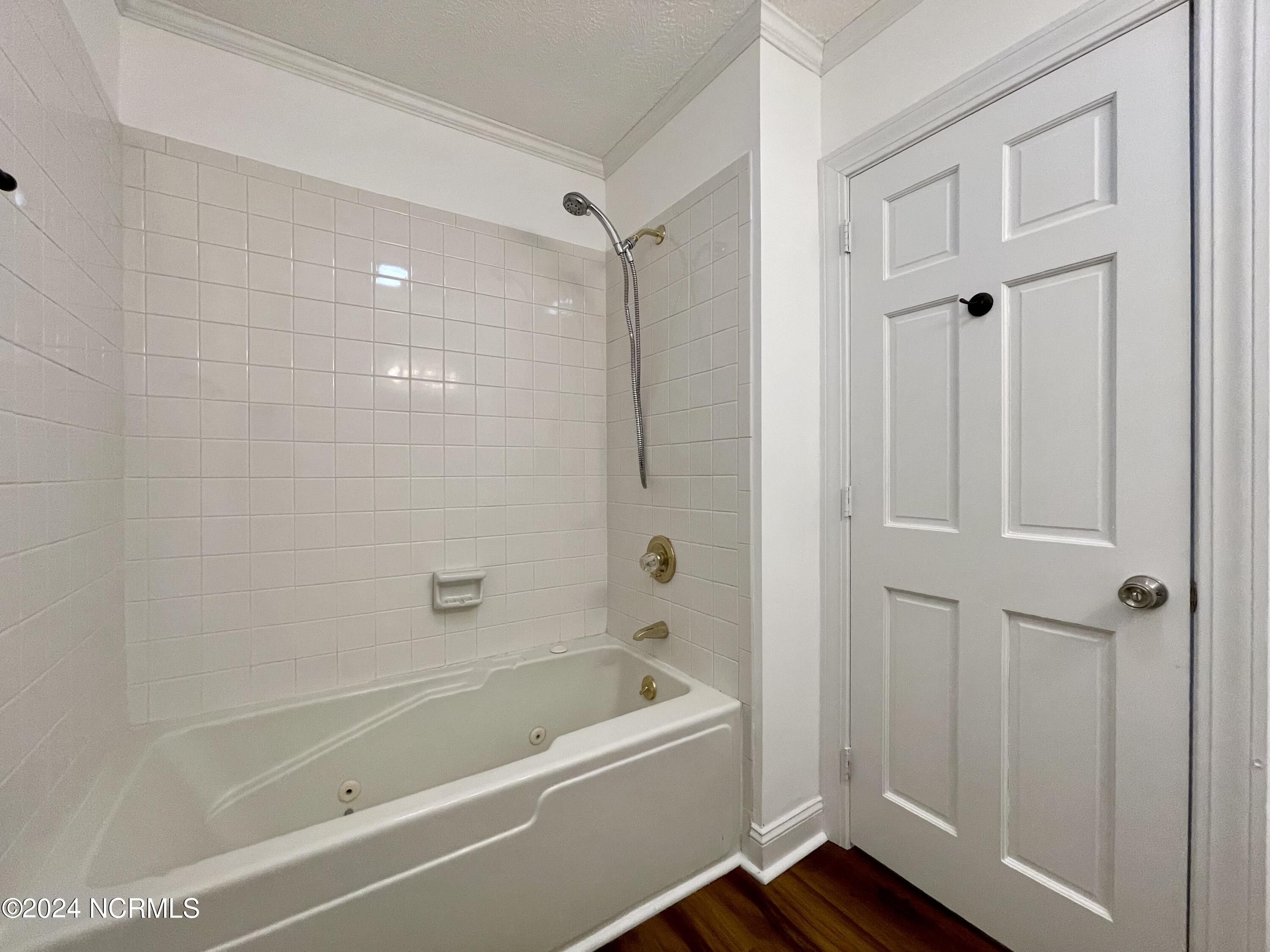 407 W College Street A Property Photo 18