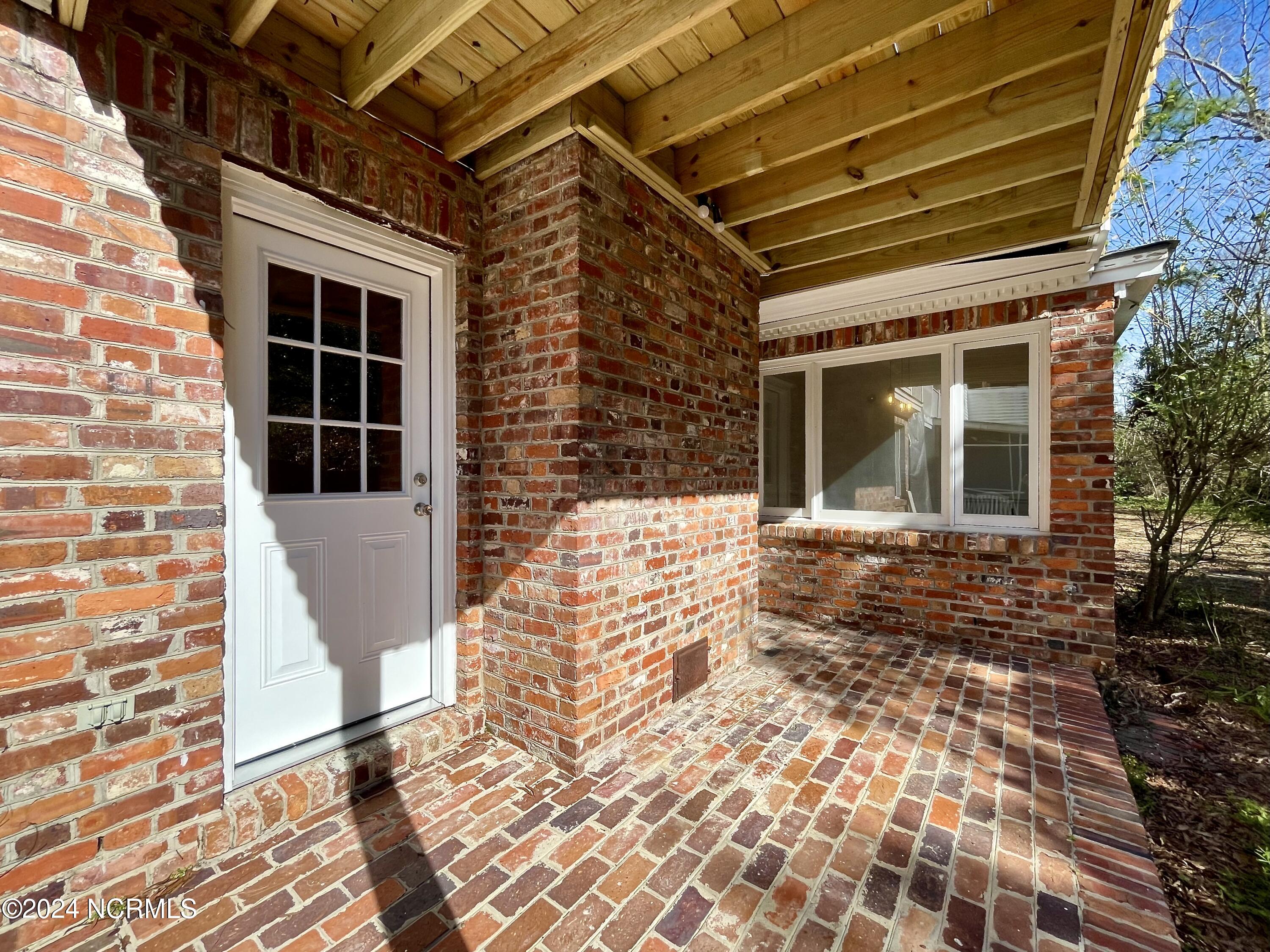 407 W College Street A Property Photo 40