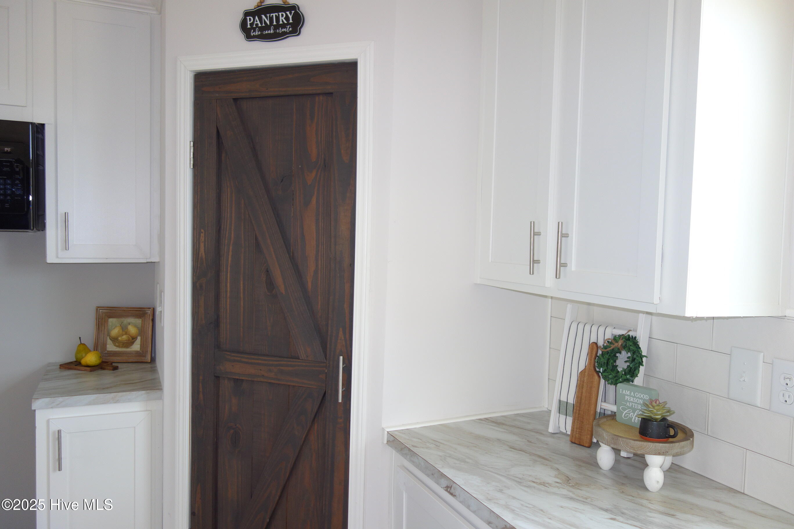 925 Willow Place Property Photo 7