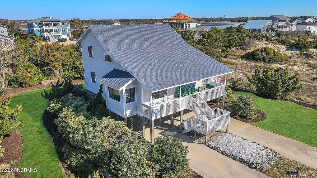 6602 W Beach Drive Property Photo 5