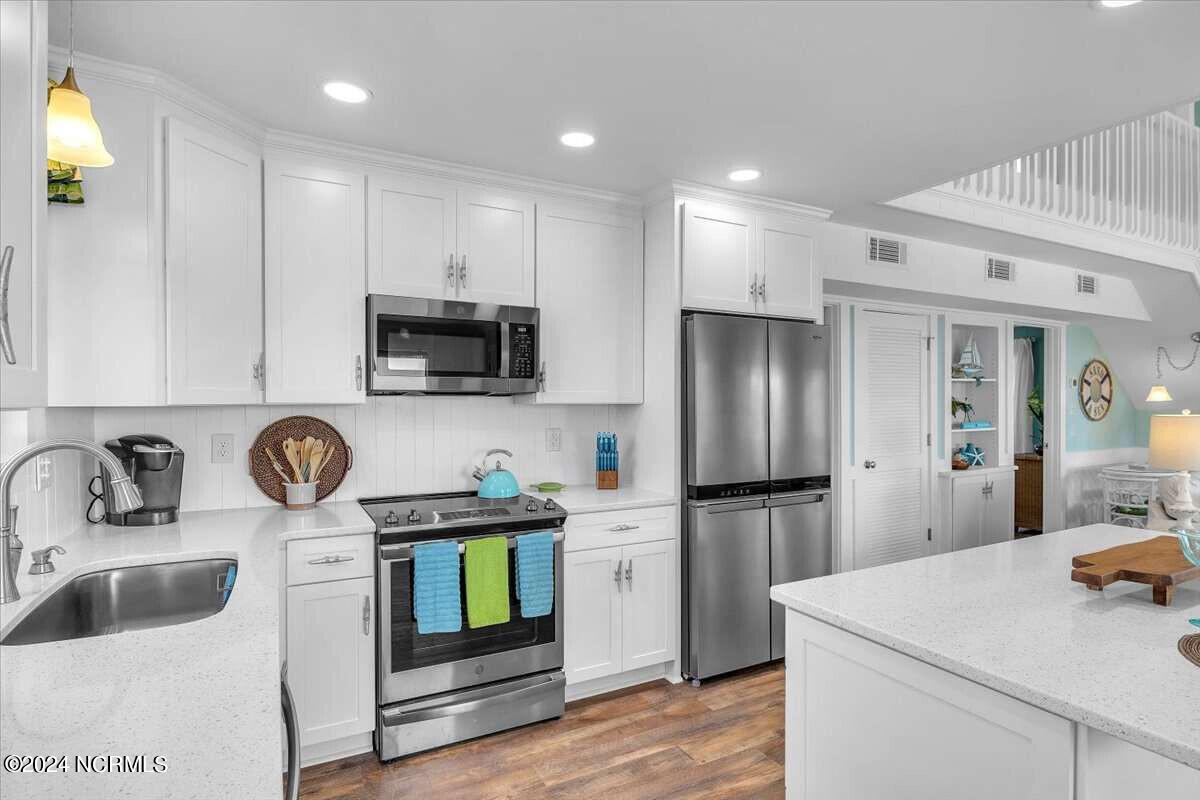 6602 W Beach Drive Property Photo 18