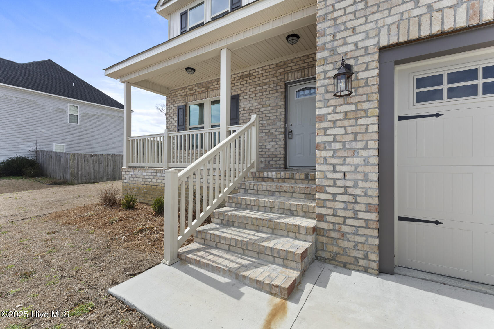 304 S Brandon Way Property Photo 5