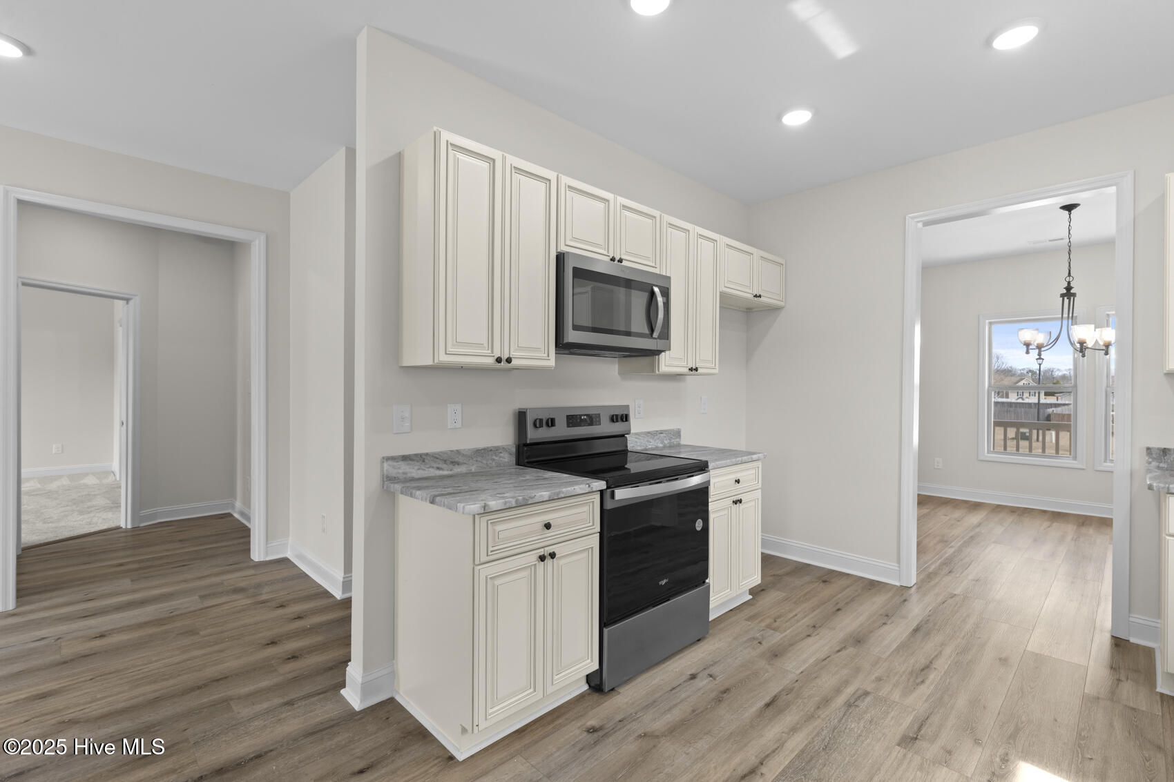 304 S Brandon Way Property Photo 15