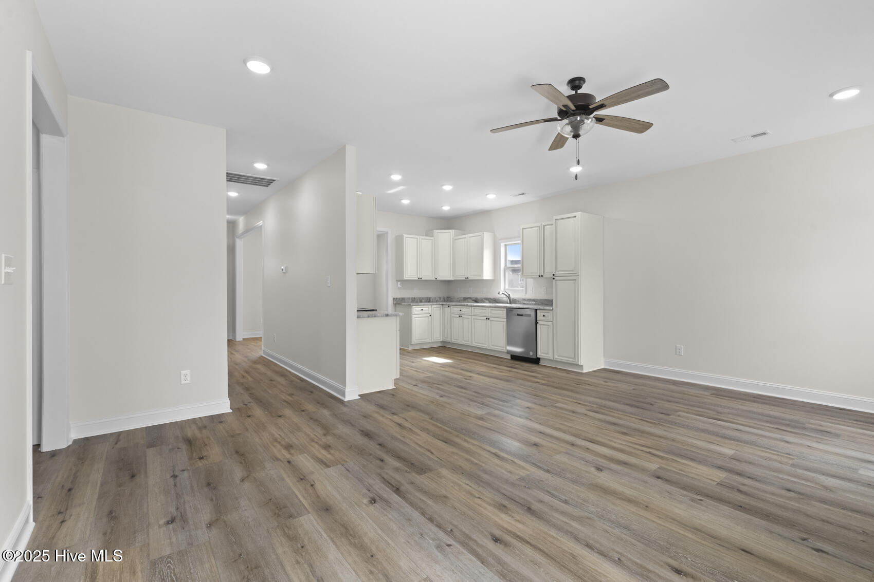 304 S Brandon Way Property Photo 18