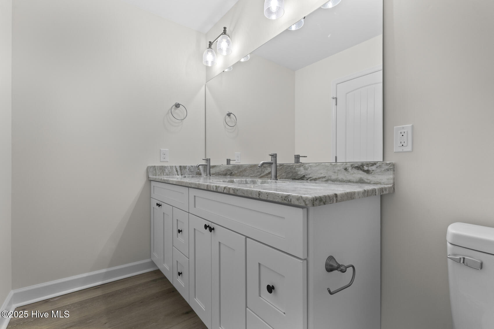 304 S Brandon Way Property Photo 40