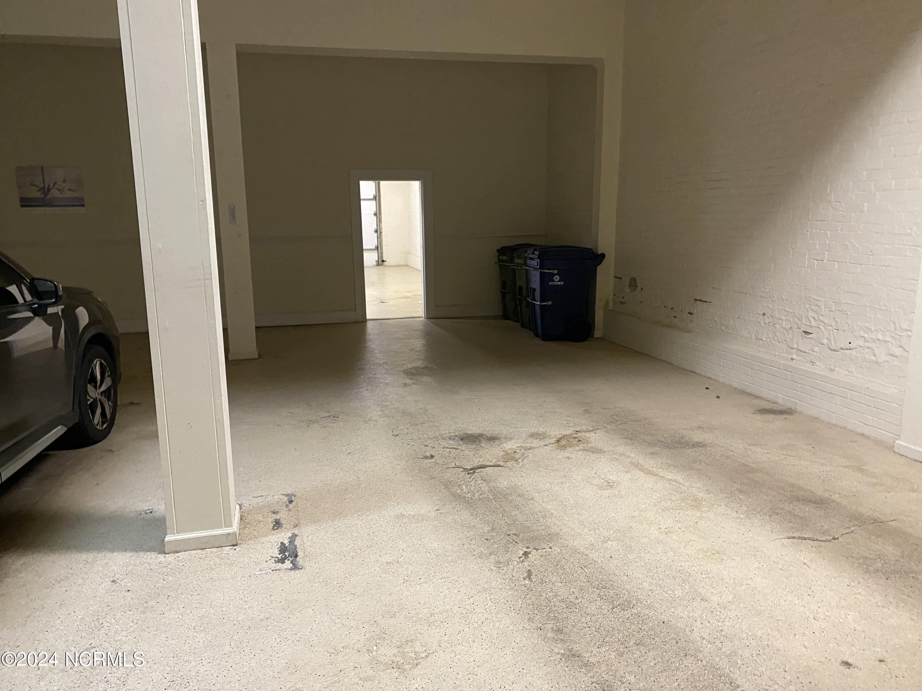 916 W 3rd Street Property Photo 11