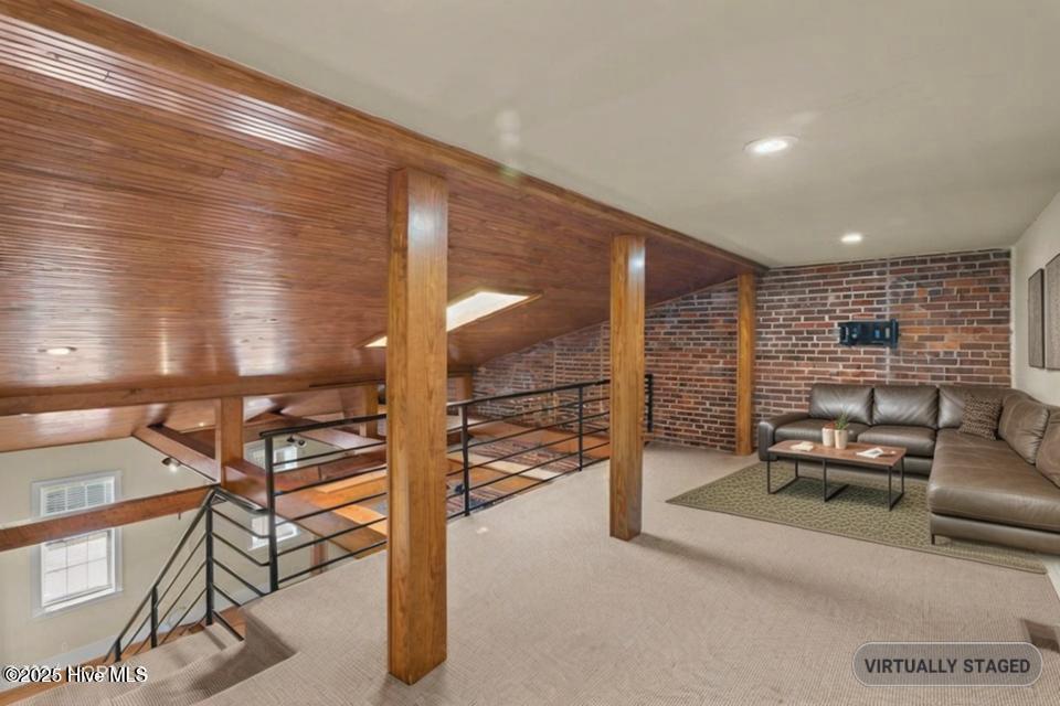 916 W 3rd Street Property Photo 36