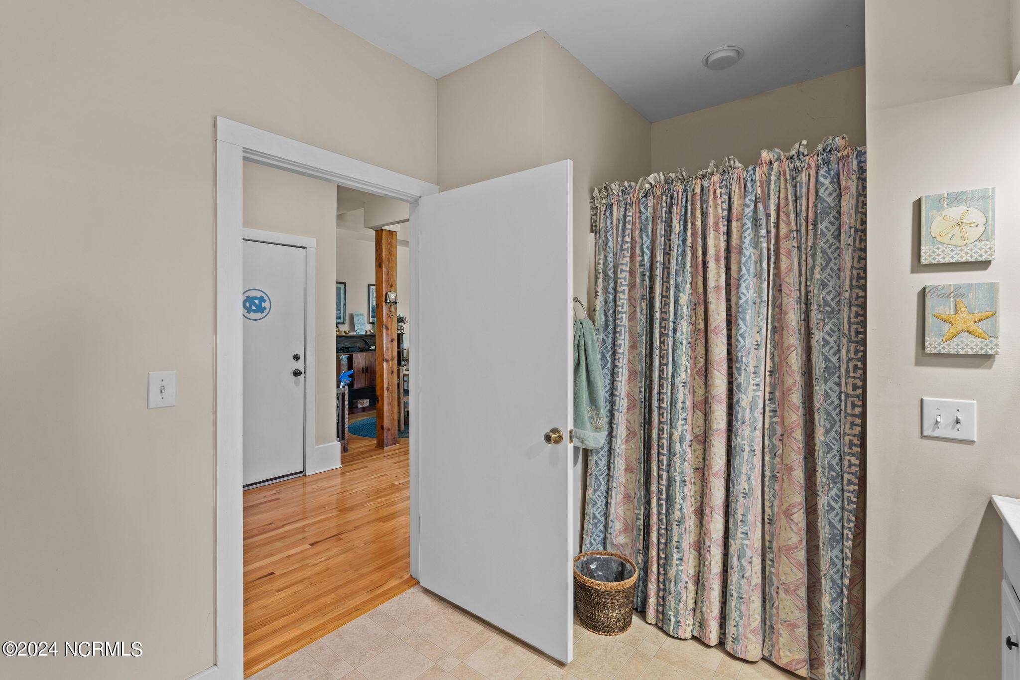 916 W 3rd Street Property Photo 46