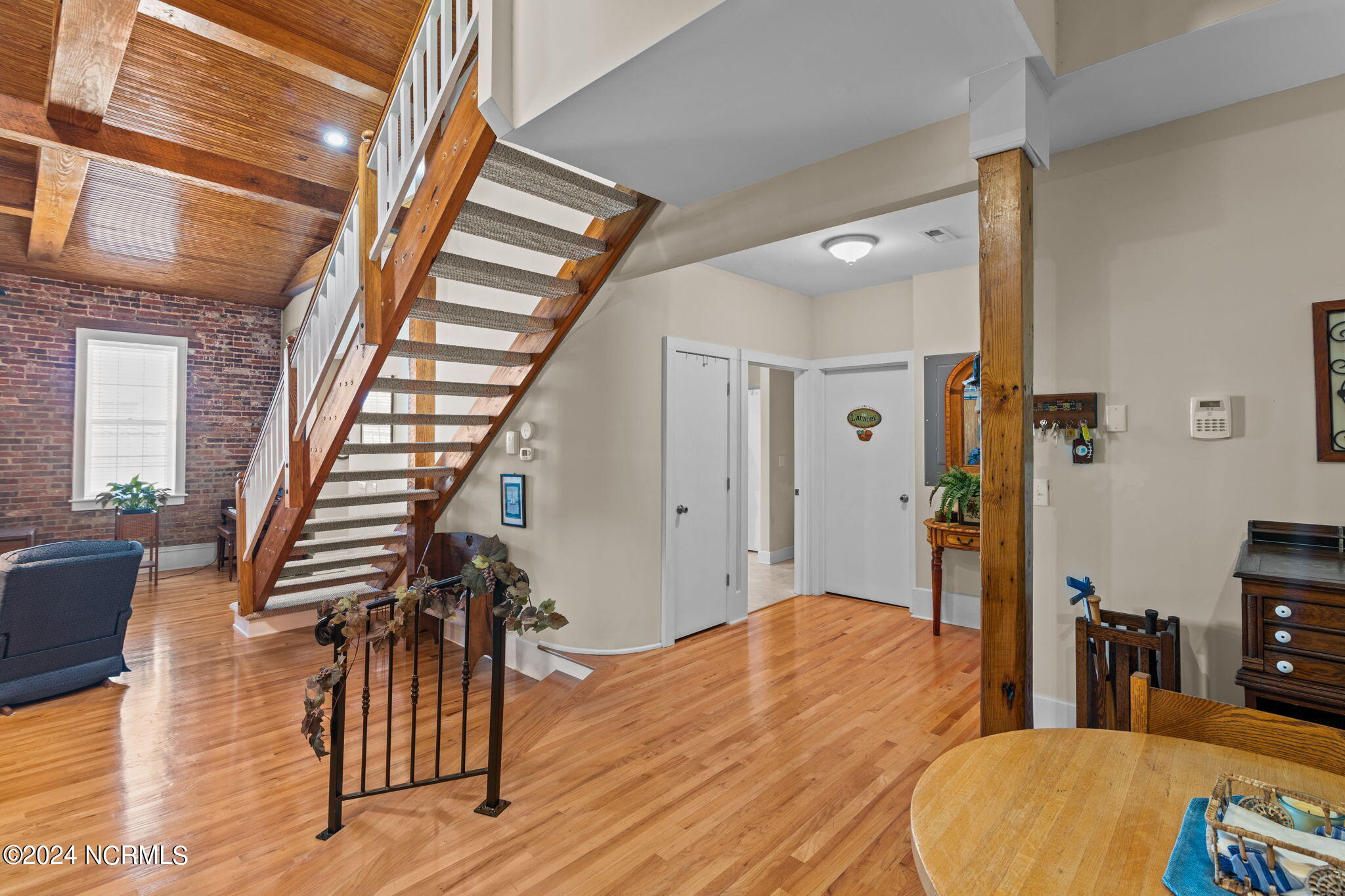 916 W 3rd Street Property Photo 66
