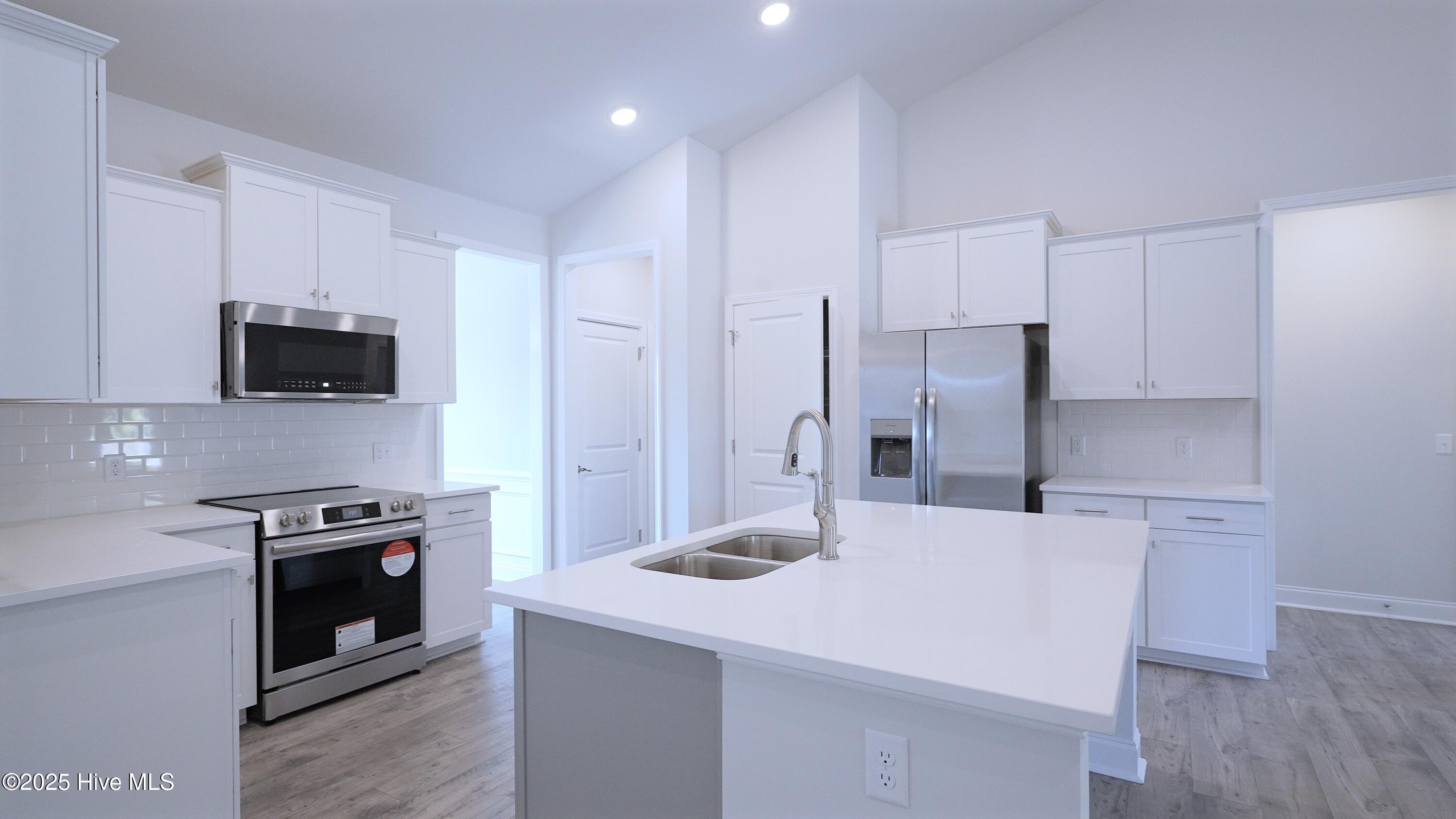 1222 Mandevilla Drive Property Photo 6