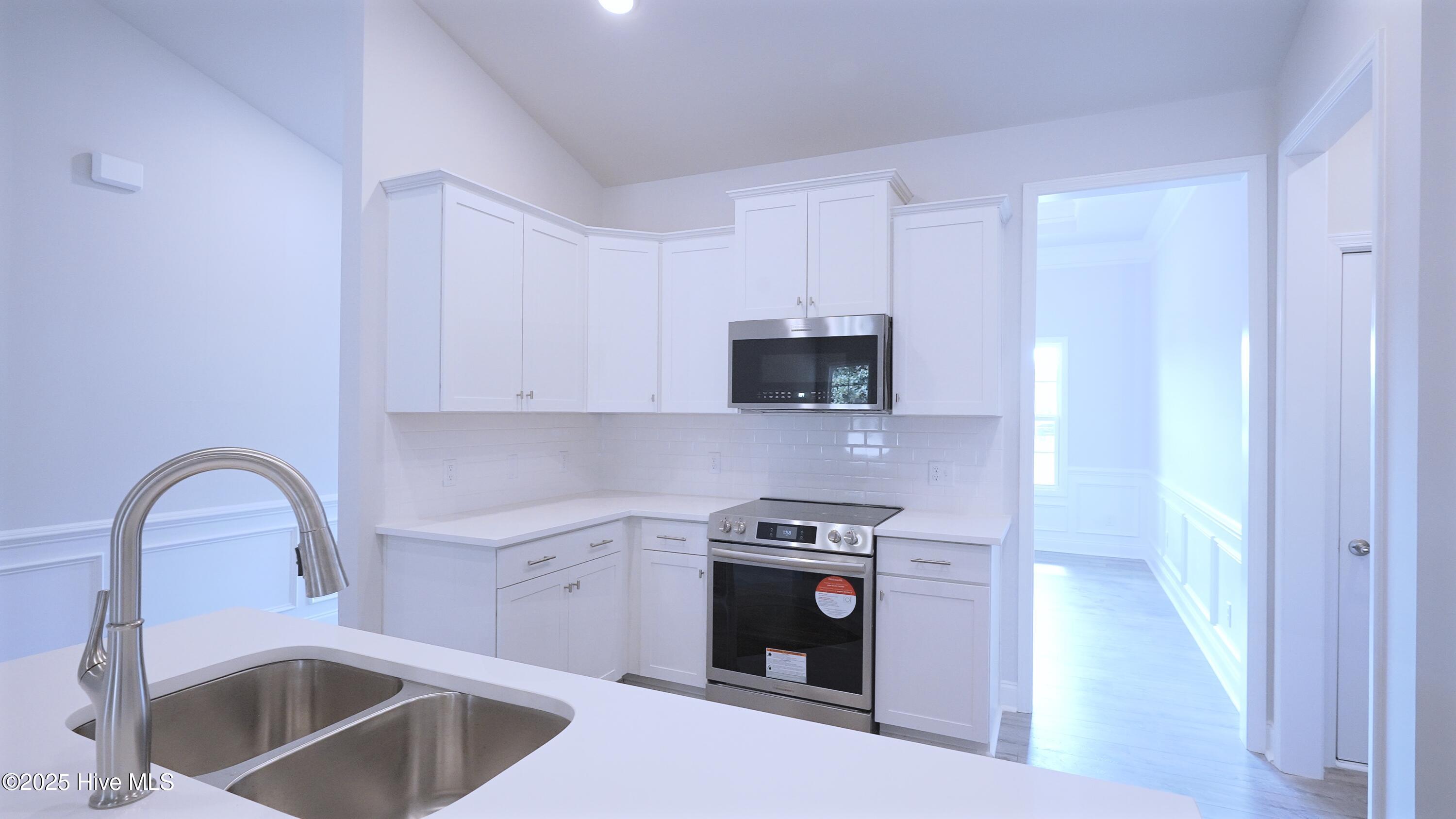 1222 Mandevilla Drive Property Photo 8