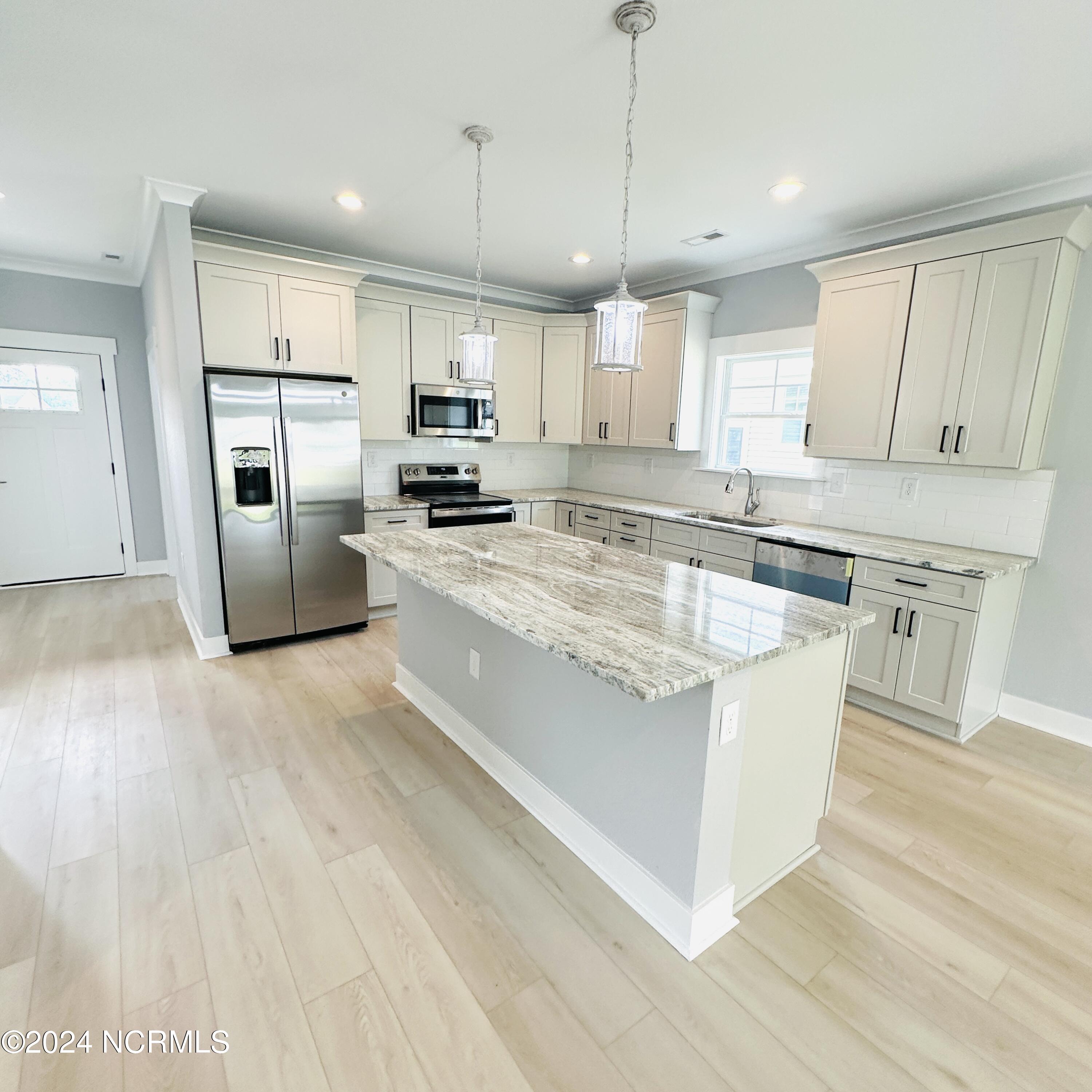111 Bridgetowne Avenue Property Photo 2